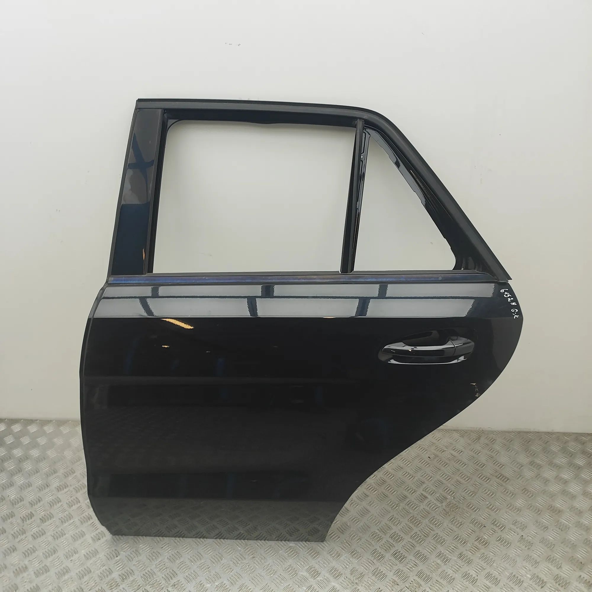Mercedes-Benz ML / GLE (W166) Rear Left Door A1667300105 Rear Left Door MERCEDES-BENZ GLE (W...