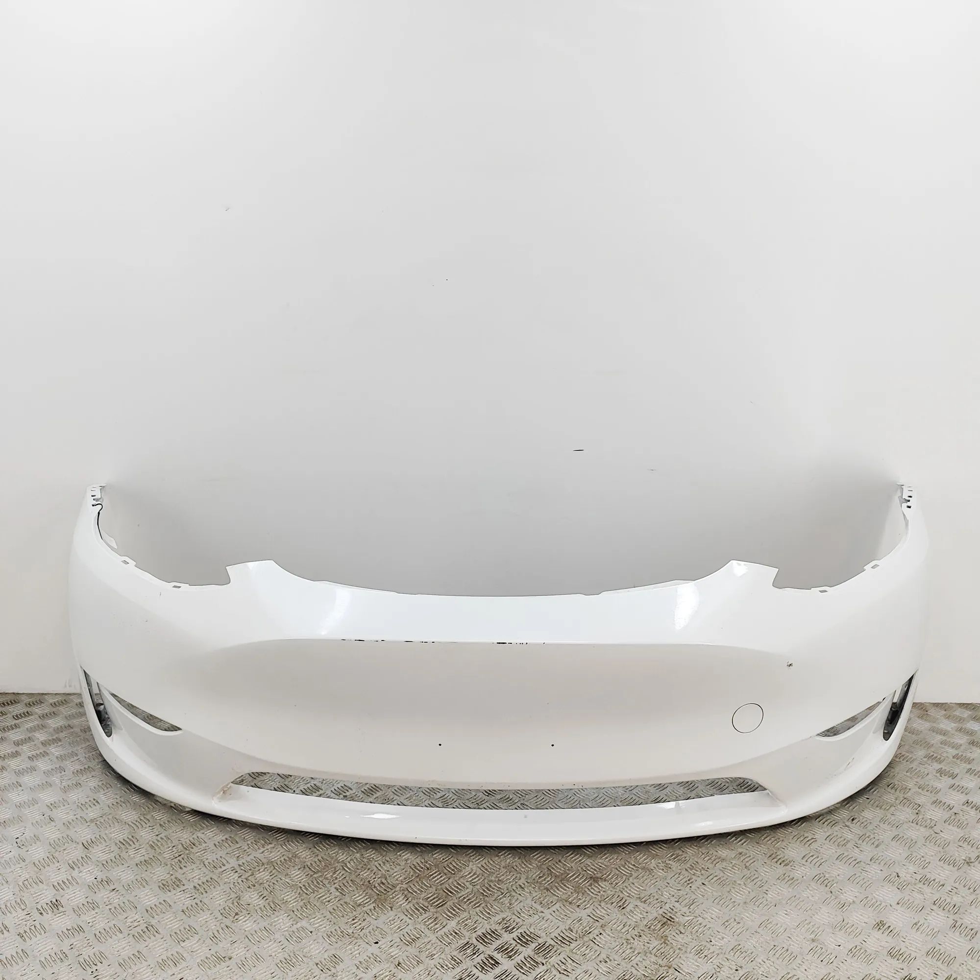 Tesla Model 3 front bumper 1084168-S0-E Front Bumper TESLA MODEL 3 (2018-....