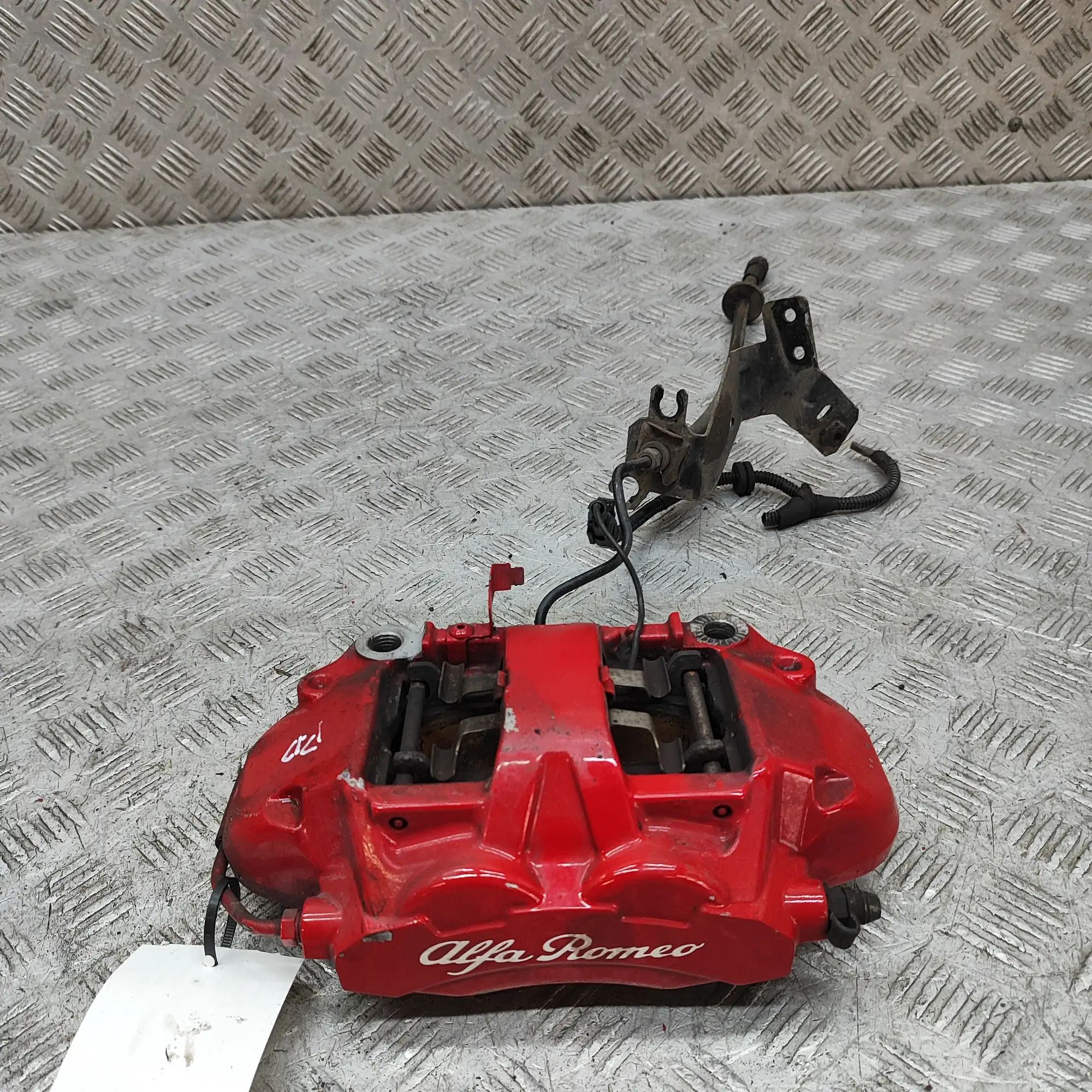 Alfa-Romeo Giulia (952) Front Right Brake Caliper 50569074 Front Right Brake Caliper ALFA ROMEO G...