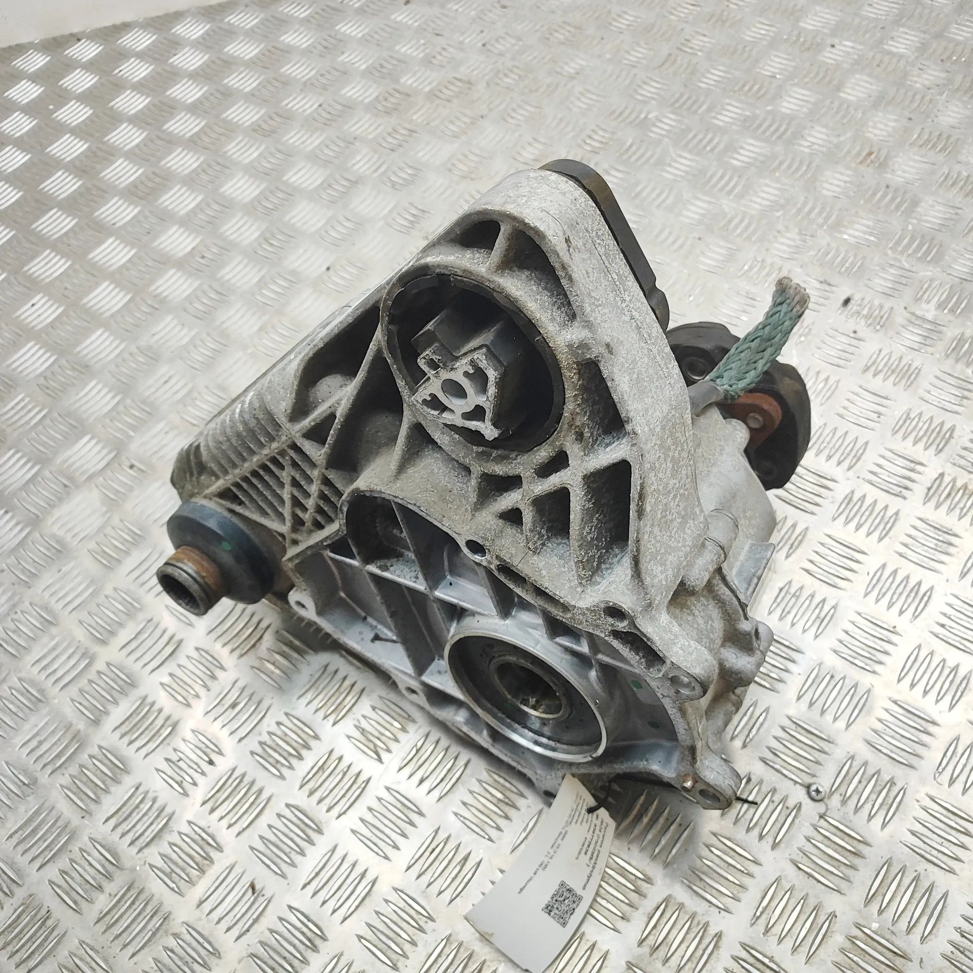 BMW X5 (F15) Vahekast / nurkreduktor 8643153, 8643151 Transfer Box BMW X5 (F15, F85)...