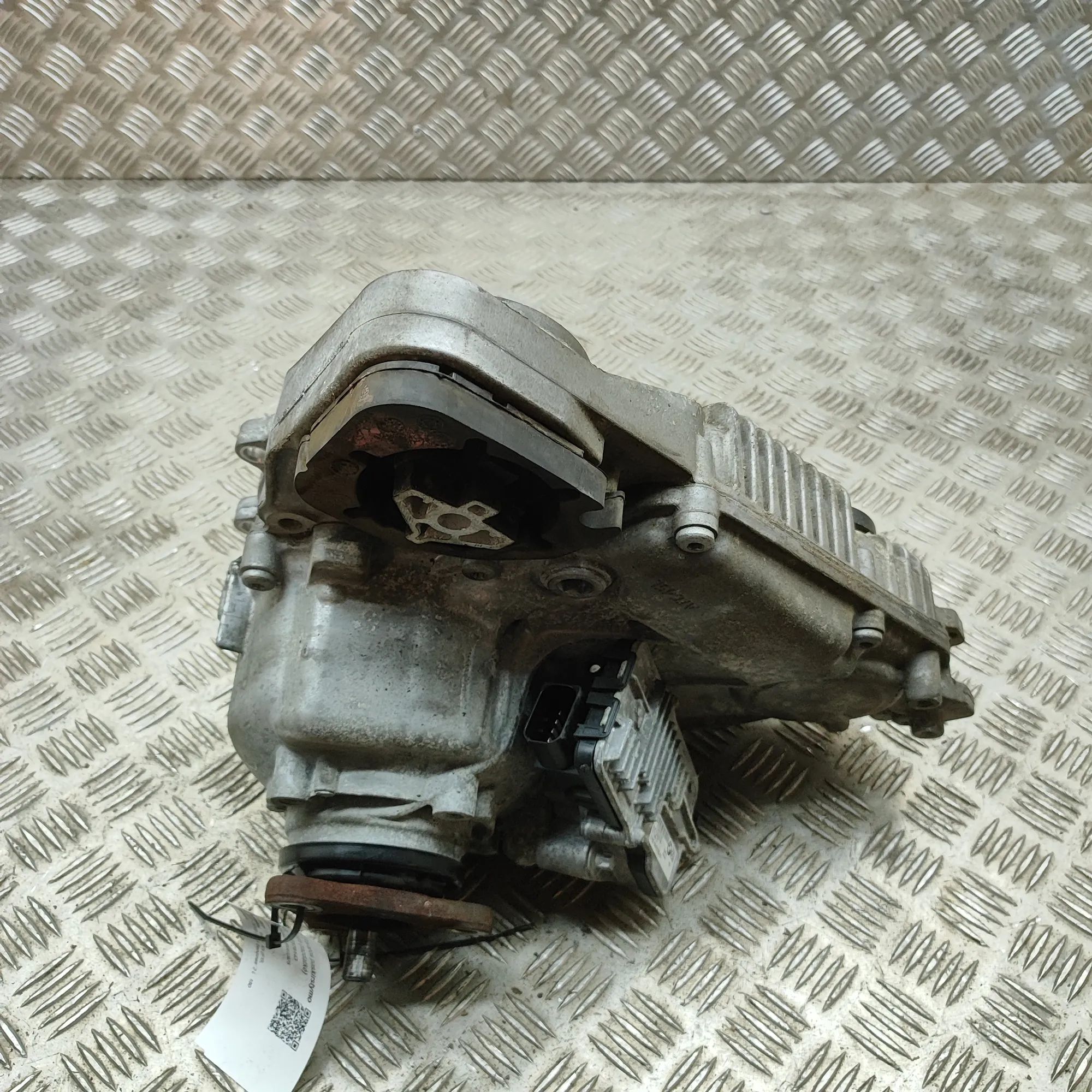 BMW X5 (F15) Vahekast / nurkreduktor 8643153, 8643151 Transfer Box BMW X5 (F15, F85)...