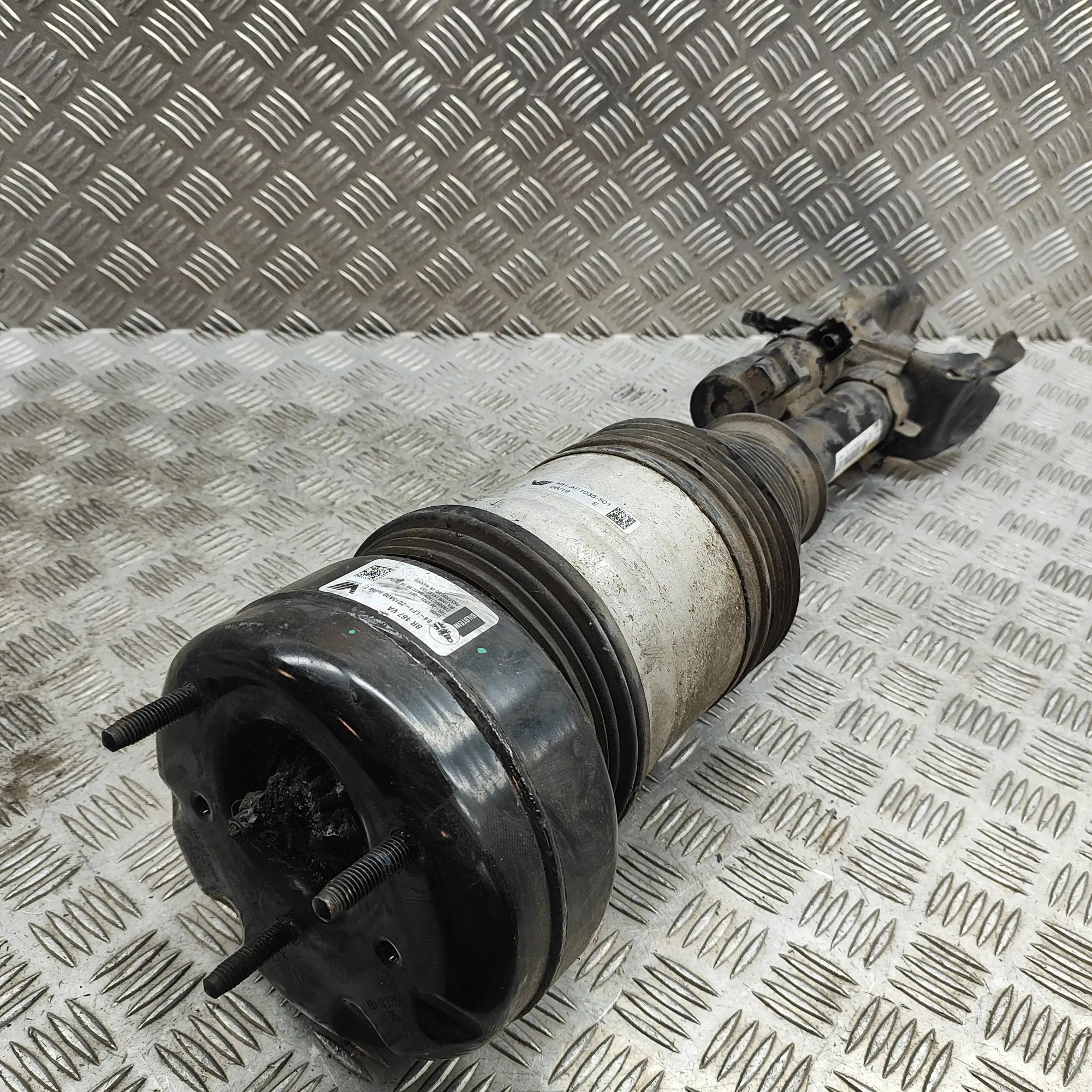 Mercedes-Benz GLE (W167) Front Right Air Shock Absorber A1673203113 Front Right Air Shock Absorber MERC...