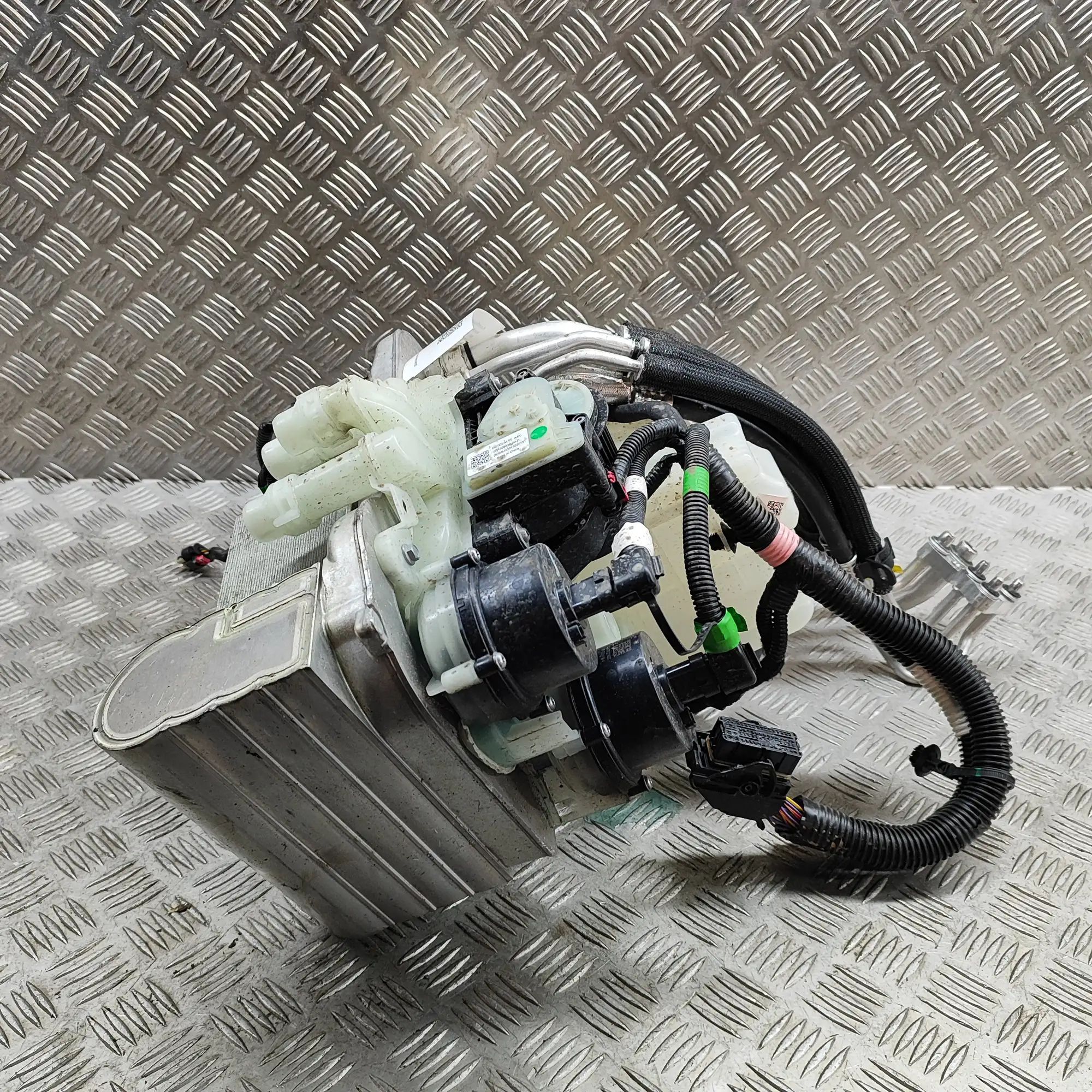 Tesla Model Y Other Control Units 1625000-A1-B, 1523003-00-B, 1506859-00-D Other ...