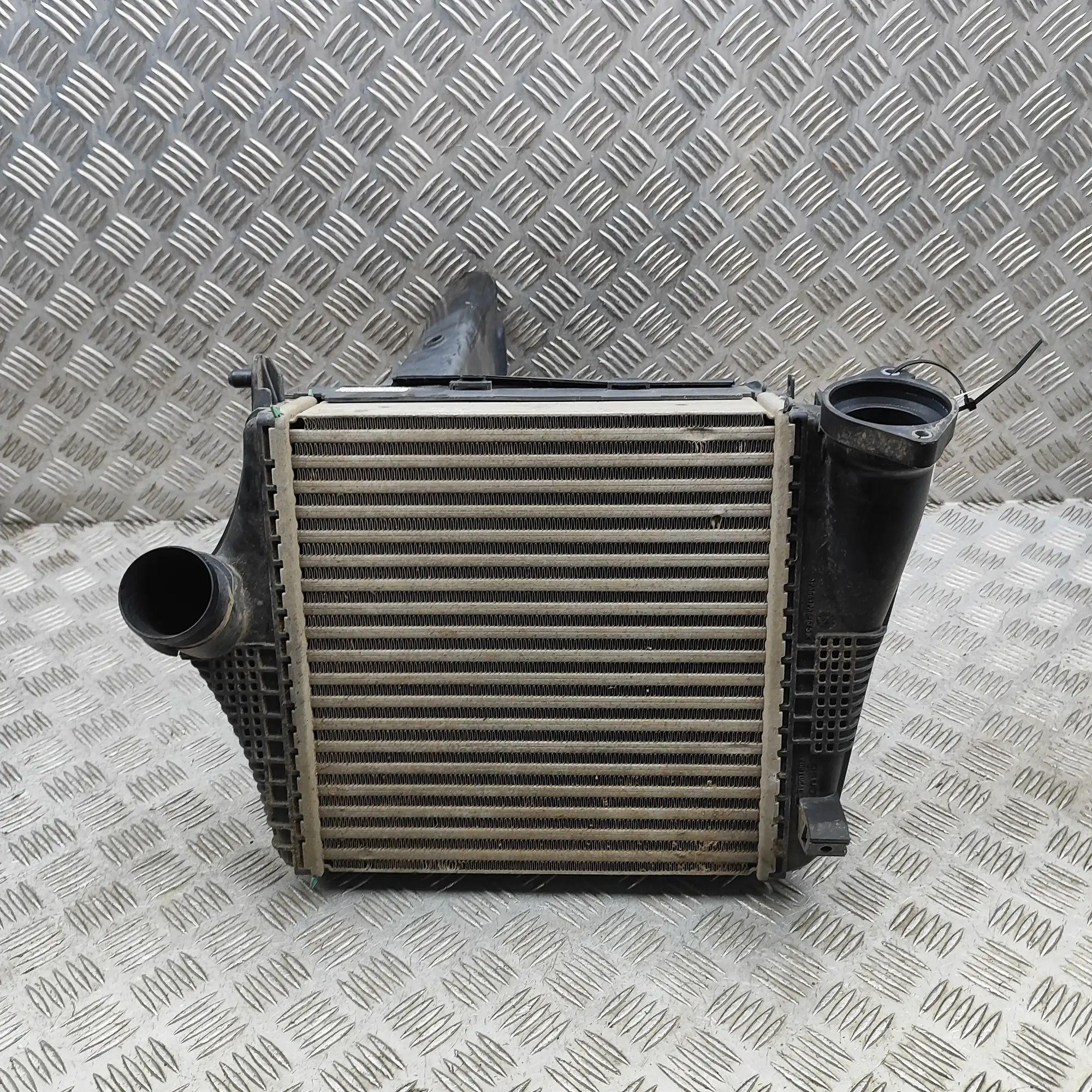 Porsche Cayenne Intercooler radiator 4M0094D, 8G0150000, 95B965501T, 4M0145804AR Int...