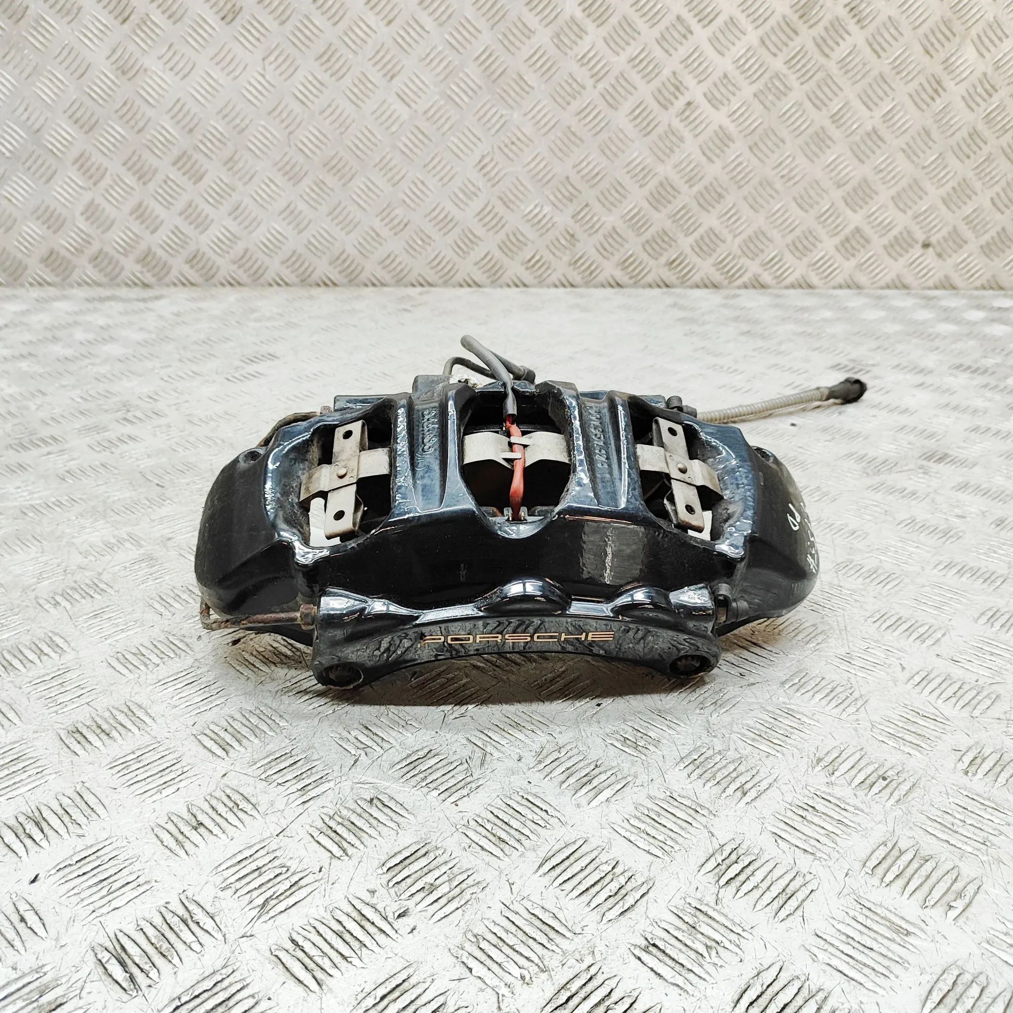 Porsche 911 (991) Front Right Brake Caliper 99135142411 Front Right Brake Caliper PORSCHE 9...