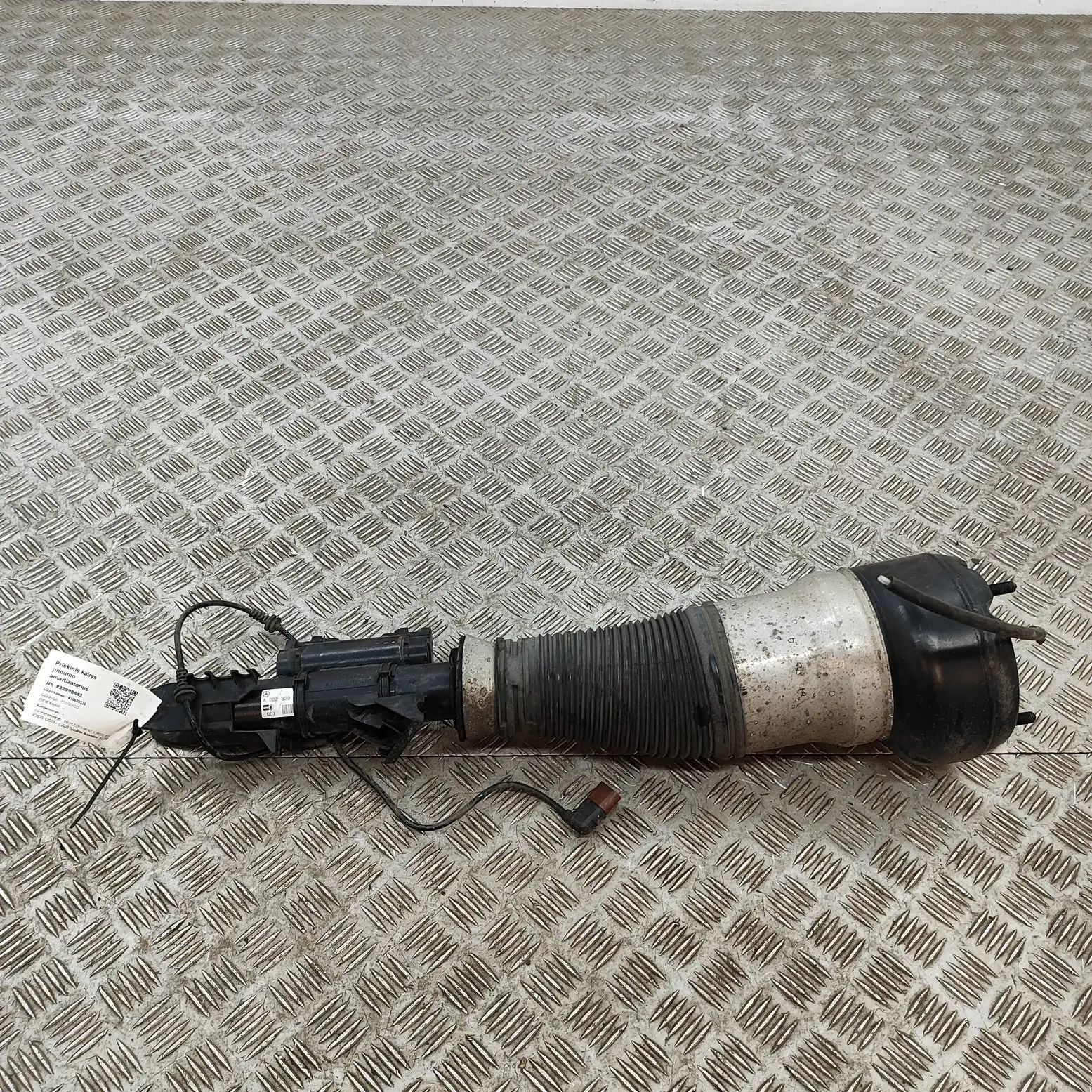 Mercedes-Benz A (W177) Front Left Air Shock Absorber A2223201900, B4LF1Z007A24 Front Left Air Shock ...