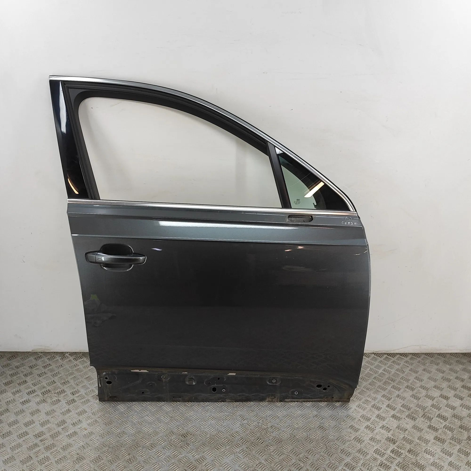Audi Q7 (4M) Front Right Door 4M0831052F Front Right Door AUDI Q7 (4M) (2015-...