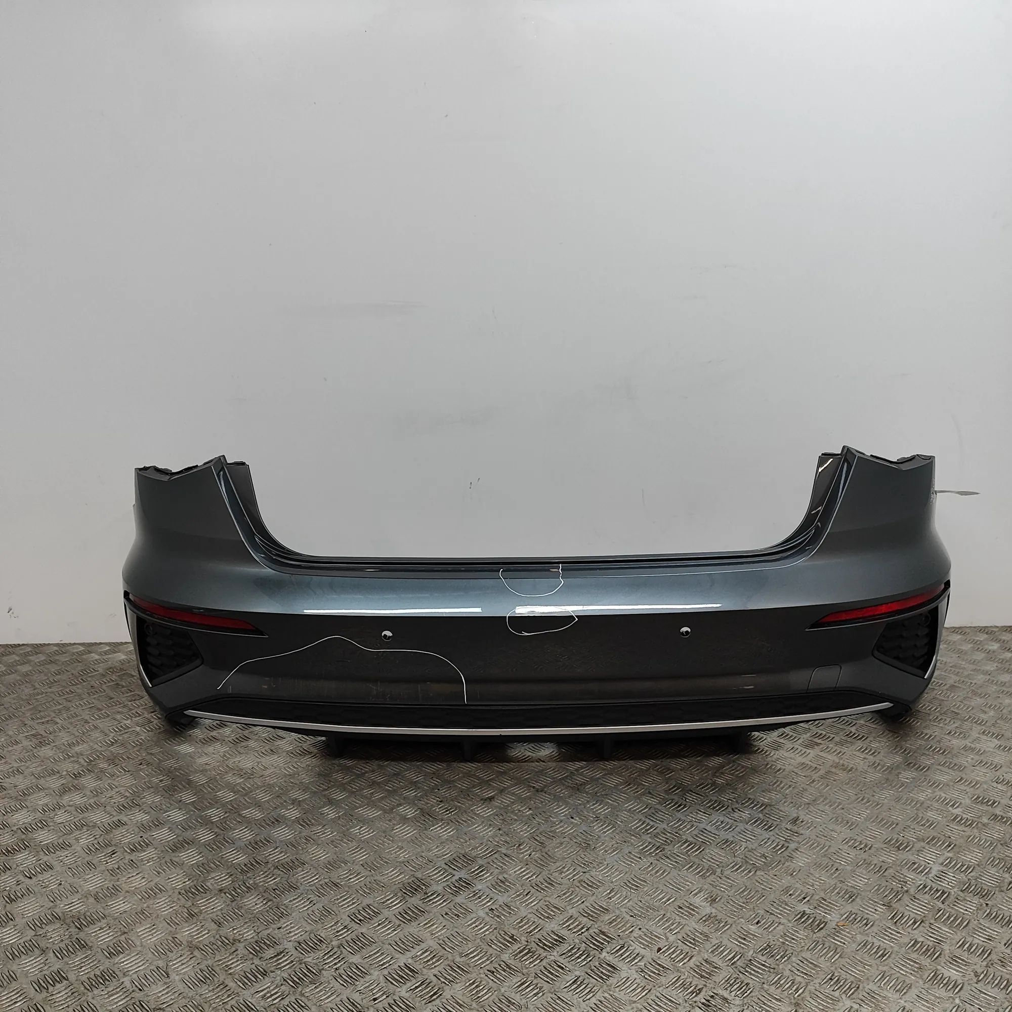 Audi A3 (8Y)  rear bumper 8Y5807067D Rear Bumper AUDI A3 (Limousine 8YS) ...