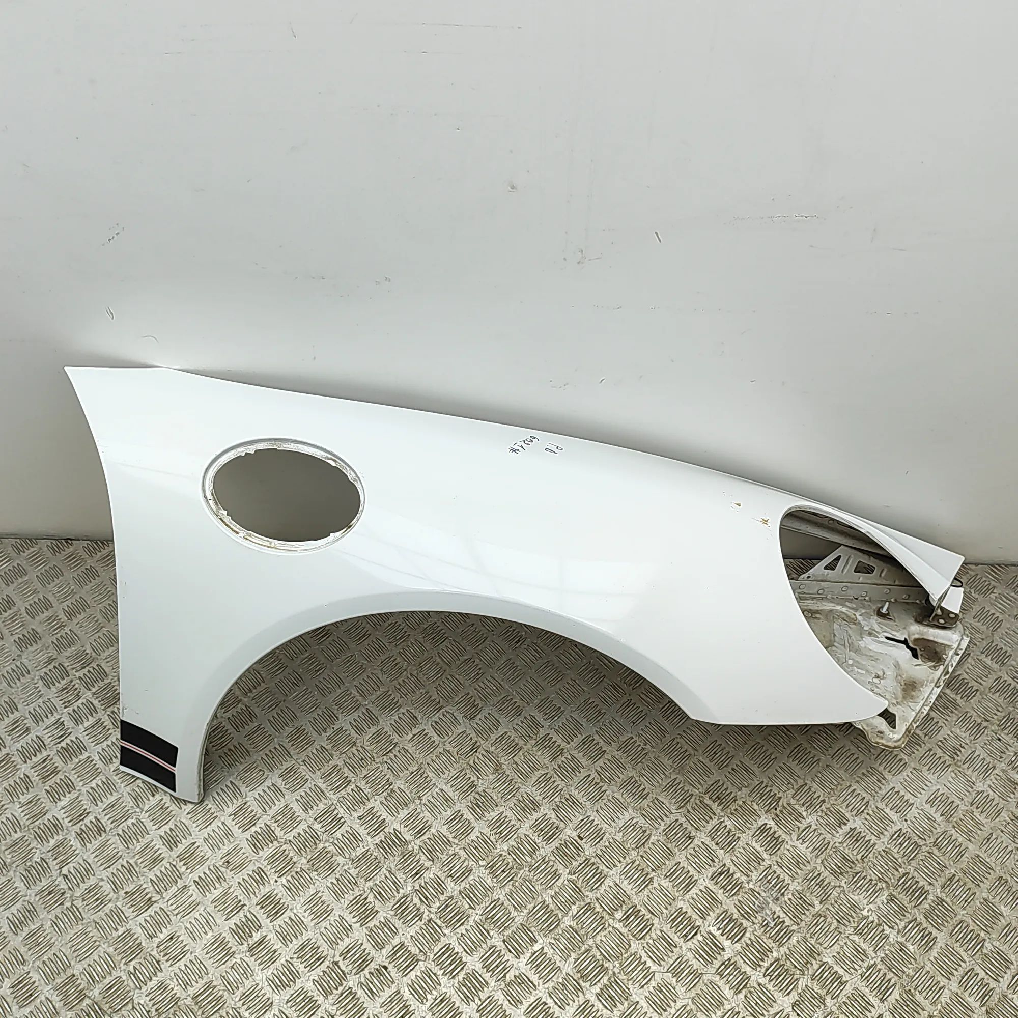 Porsche 911 (991) Front Right Fender 99150303200 Front Right Fender PORSCHE 911 (991...
