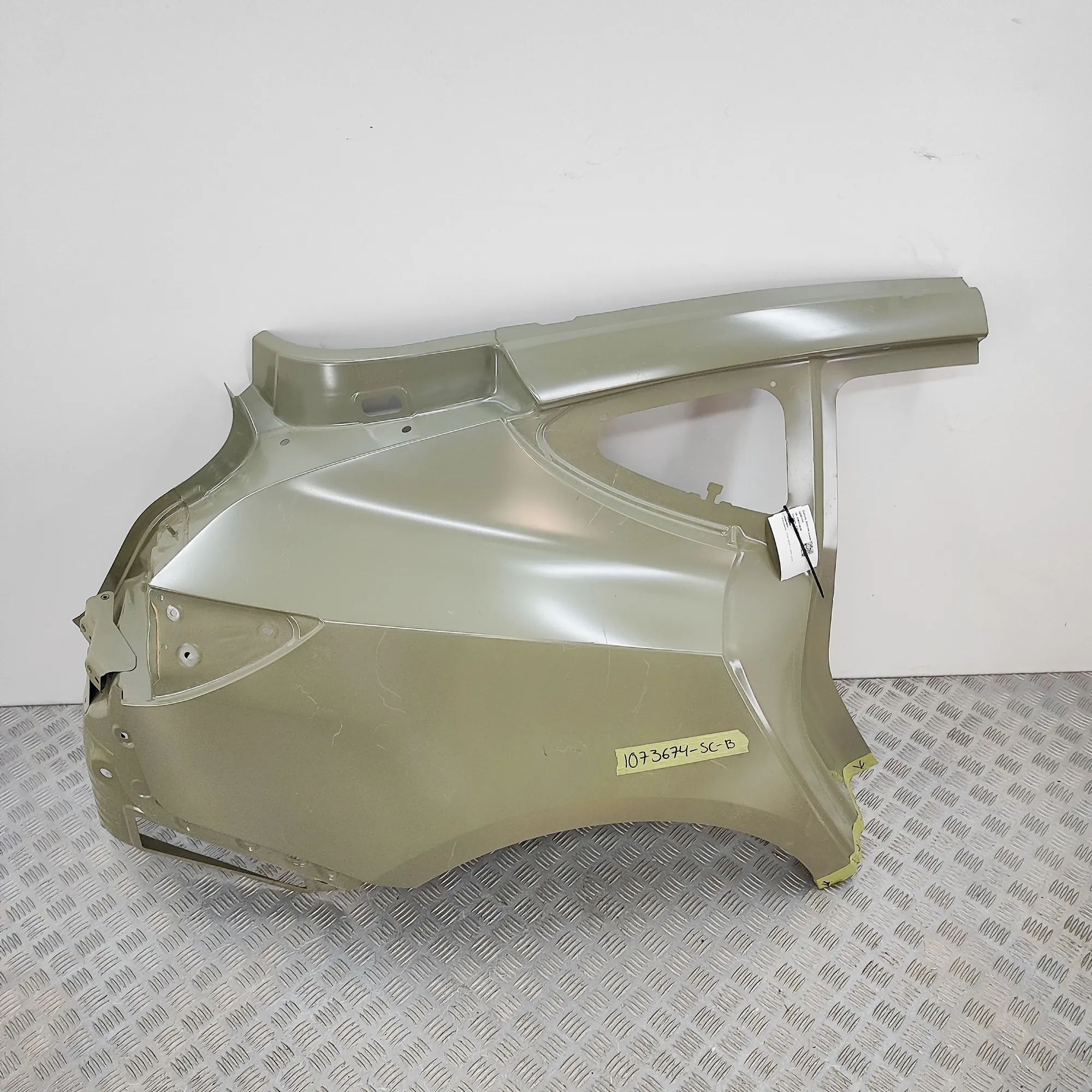 Tesla Model 3 Rear Right Side Wing 1073674-SC-B Rear Right Side Wing TESLA MODEL 3...
