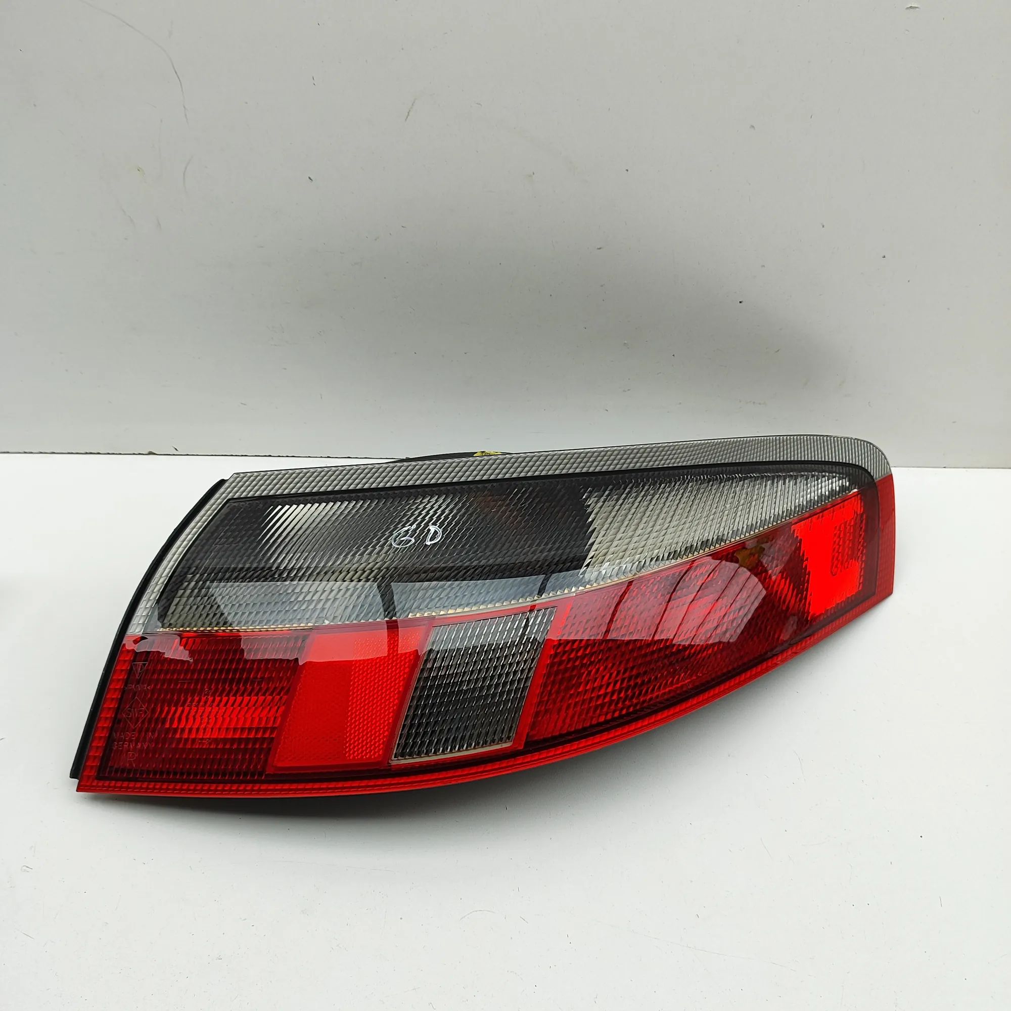 Porsche 911 (996) Rear Right Tail Light 99663140600 Rear Right Tail Light PORSCHE 911 (...