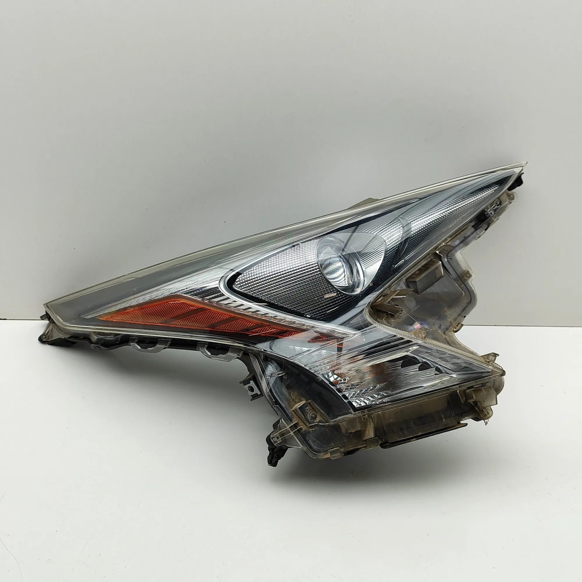Toyota Prius+ Front Right Headlight 8114547691, 81145-47691 Front Right Headlight T...
