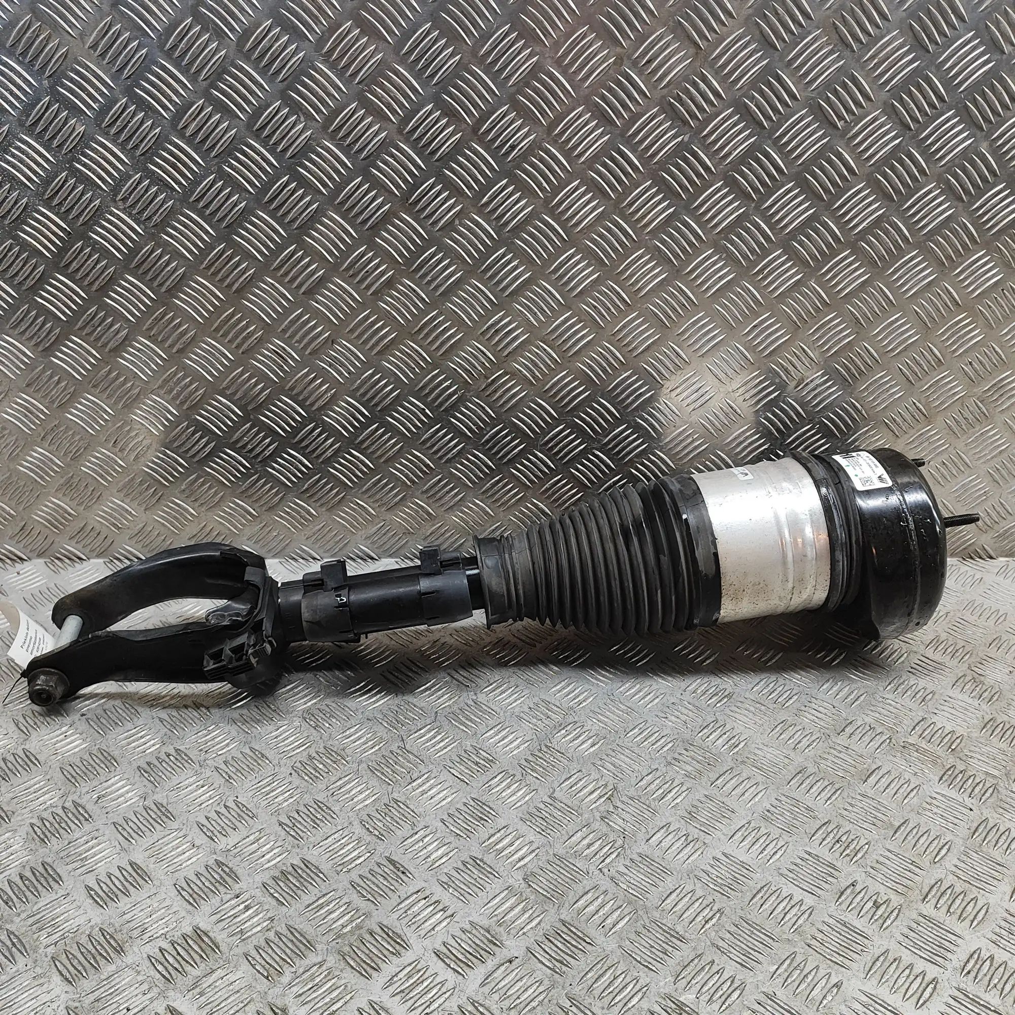 Mercedes-Benz GLS (X167) Front Right Air Shock Absorber A1673209804 Front Right Air Shock Absorber MERC...
