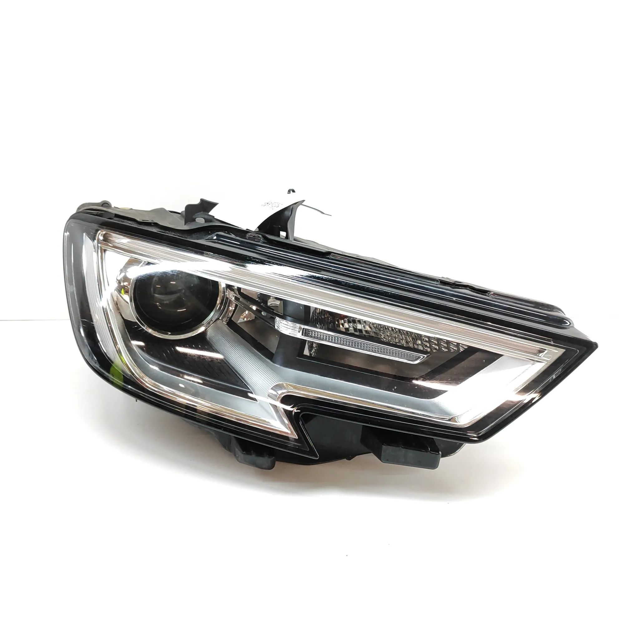 Audi A3 (8V) Front Right Headlight 4G0907397R, 8V0941006E Front Right Headlight AU...