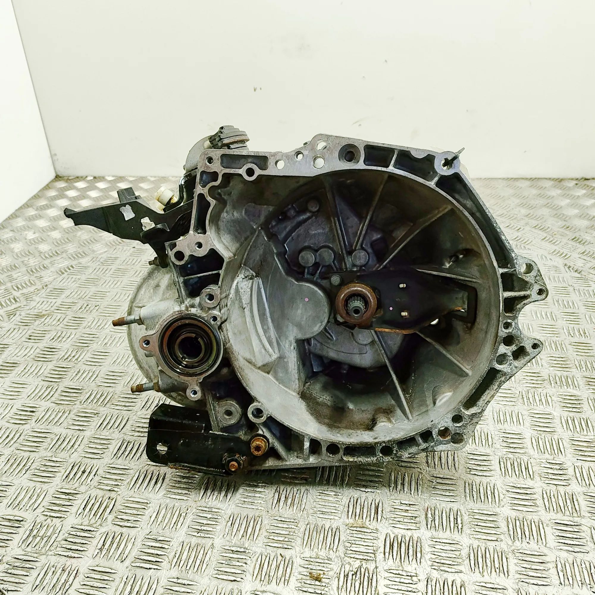 Peugeot Partner / Rifter Gearbox 9680886610 Gearbox PEUGEOT PARTNER (Box Body/MP...