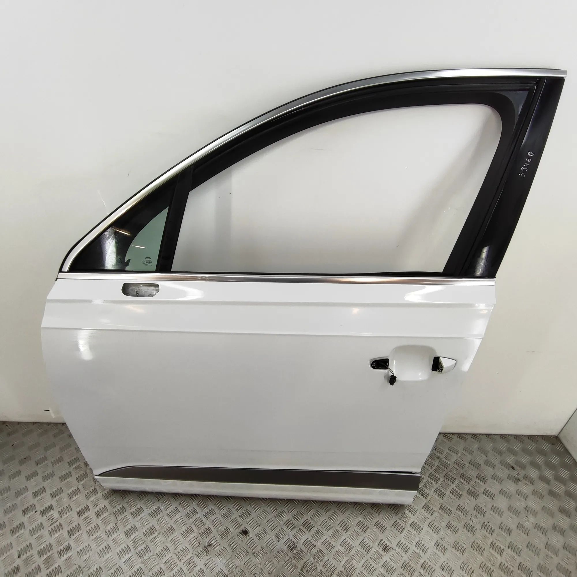 Audi Q7 (4M) Front Left Door 4M0831051G Front Left Door AUDI Q7 (4M) (2015-....
