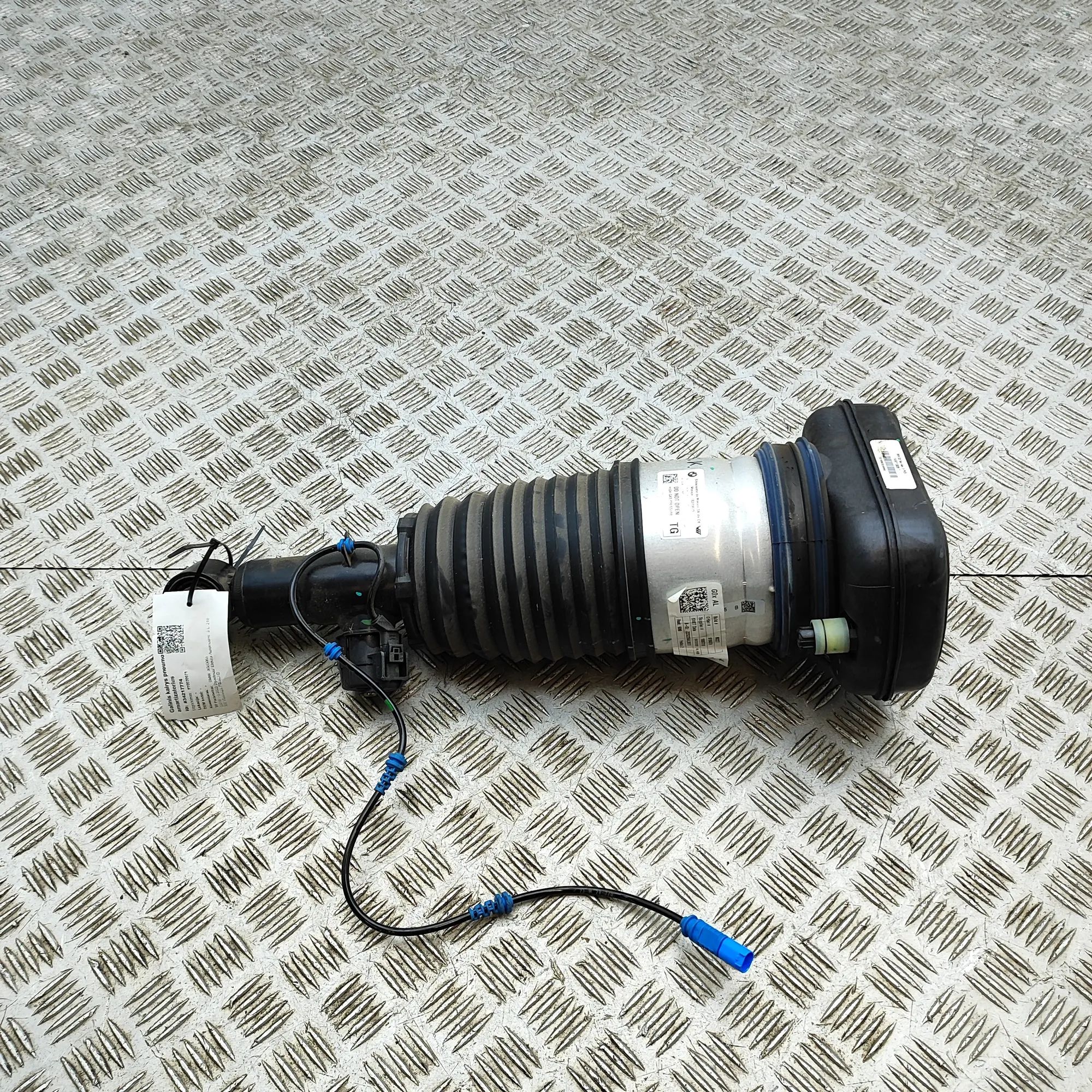 BMW X6 (G06) Rear Left Air Shock Absorber G07H38N, 7831561 Rear Left Air Shock Absorber B...