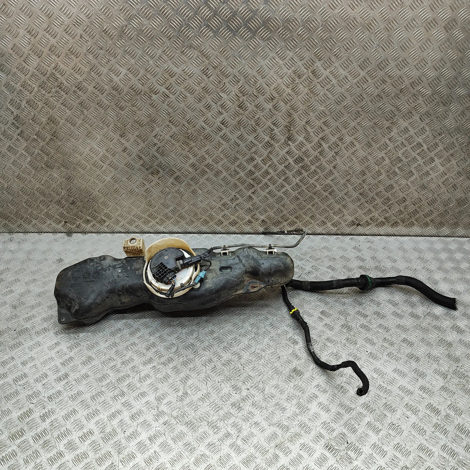 Toyota Land Cruiser 150 Adblue tank 77871-0K010-B, 4086601AF, 77800-60020 AdBlue Ta...