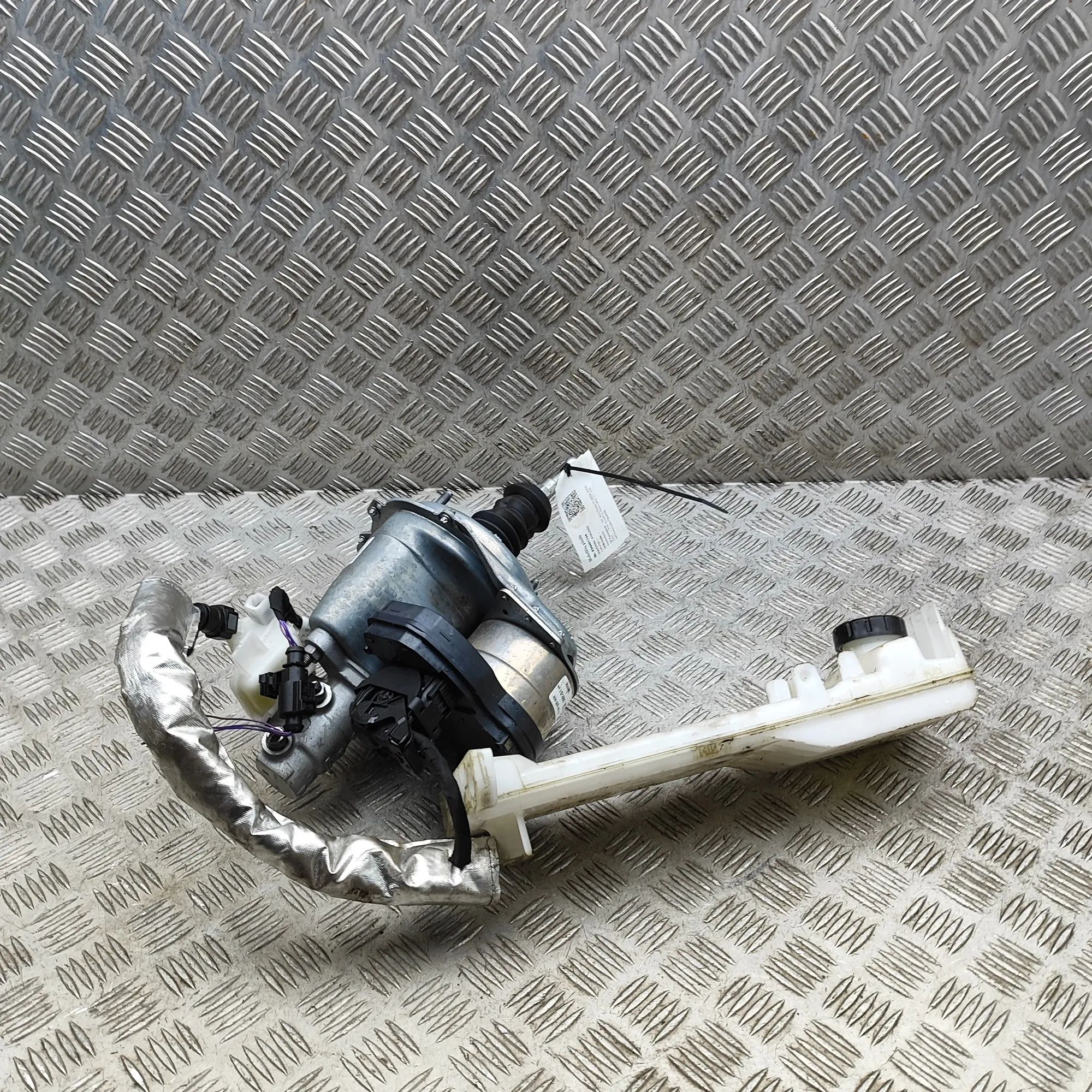 Volkswagen Multivan (T7) Brake Servo Booster 0204851989, 7T2614105G, 0204N02198, 7T0611301A ...