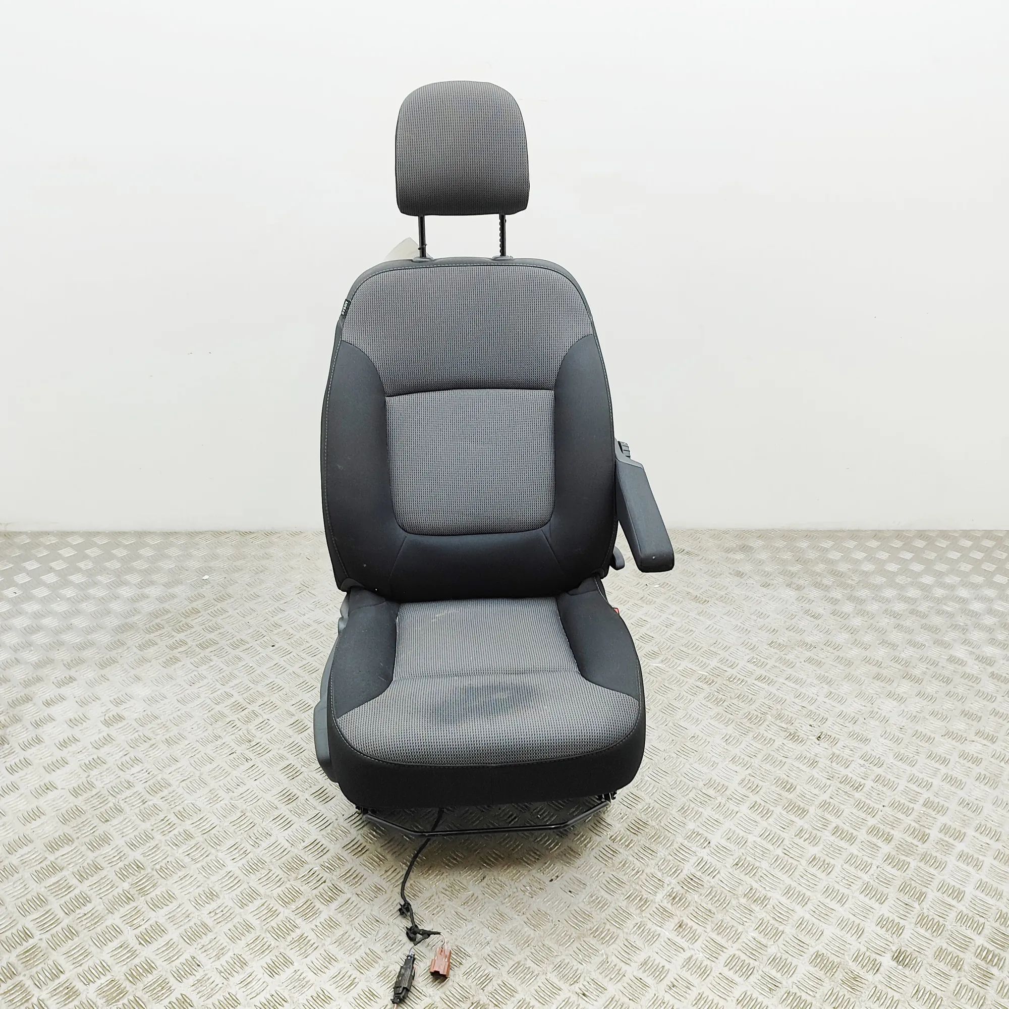 Renault Trafic Front Right Seat 873014854R Front Right Seat RENAULT TRAFIC (III...