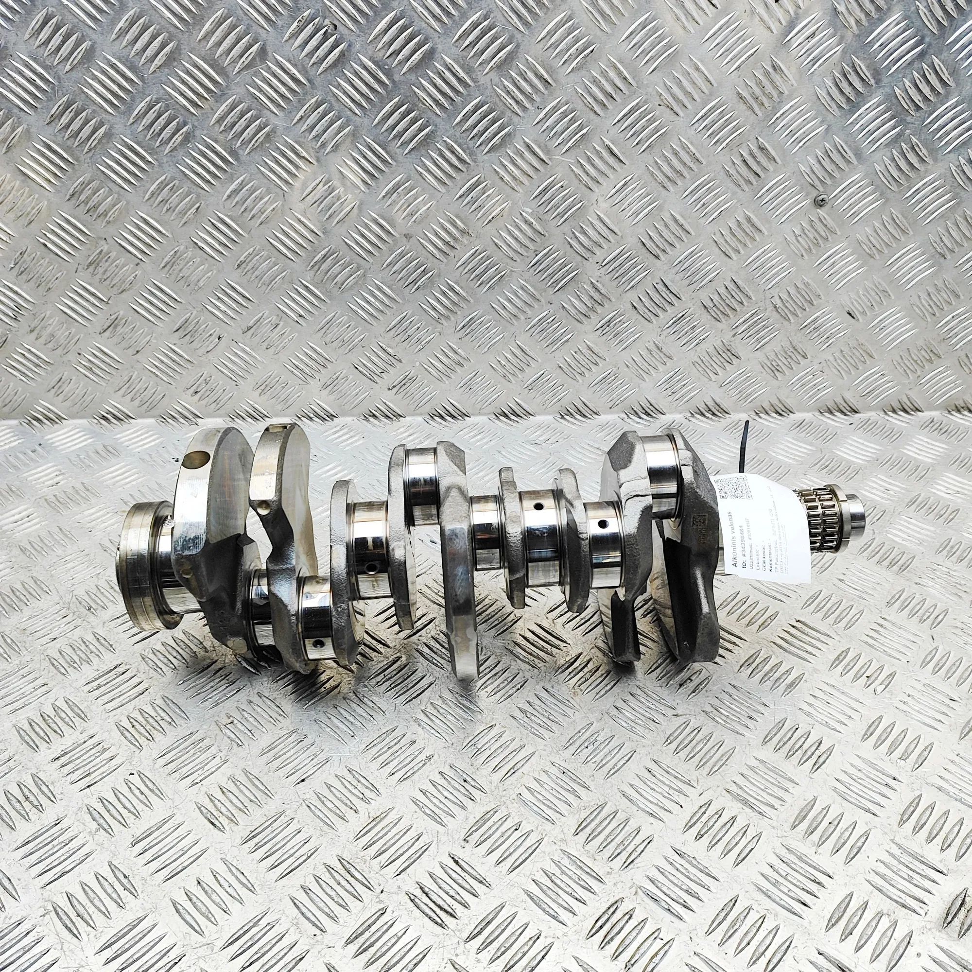 Infiniti Q50 kampiakseli 12201-5CA0A Crankshaft INFINITI Q50 (2013-...)
...
