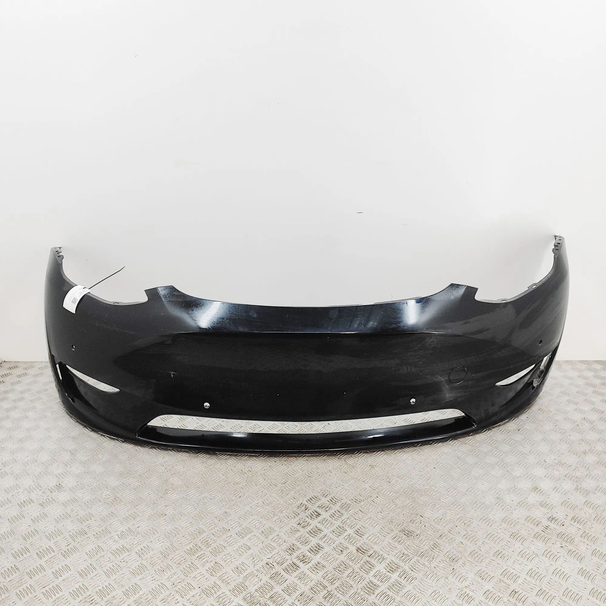 Tesla Model 3 front bumper 1084168-S0-E Front Bumper TESLA MODEL 3 (2018-....
