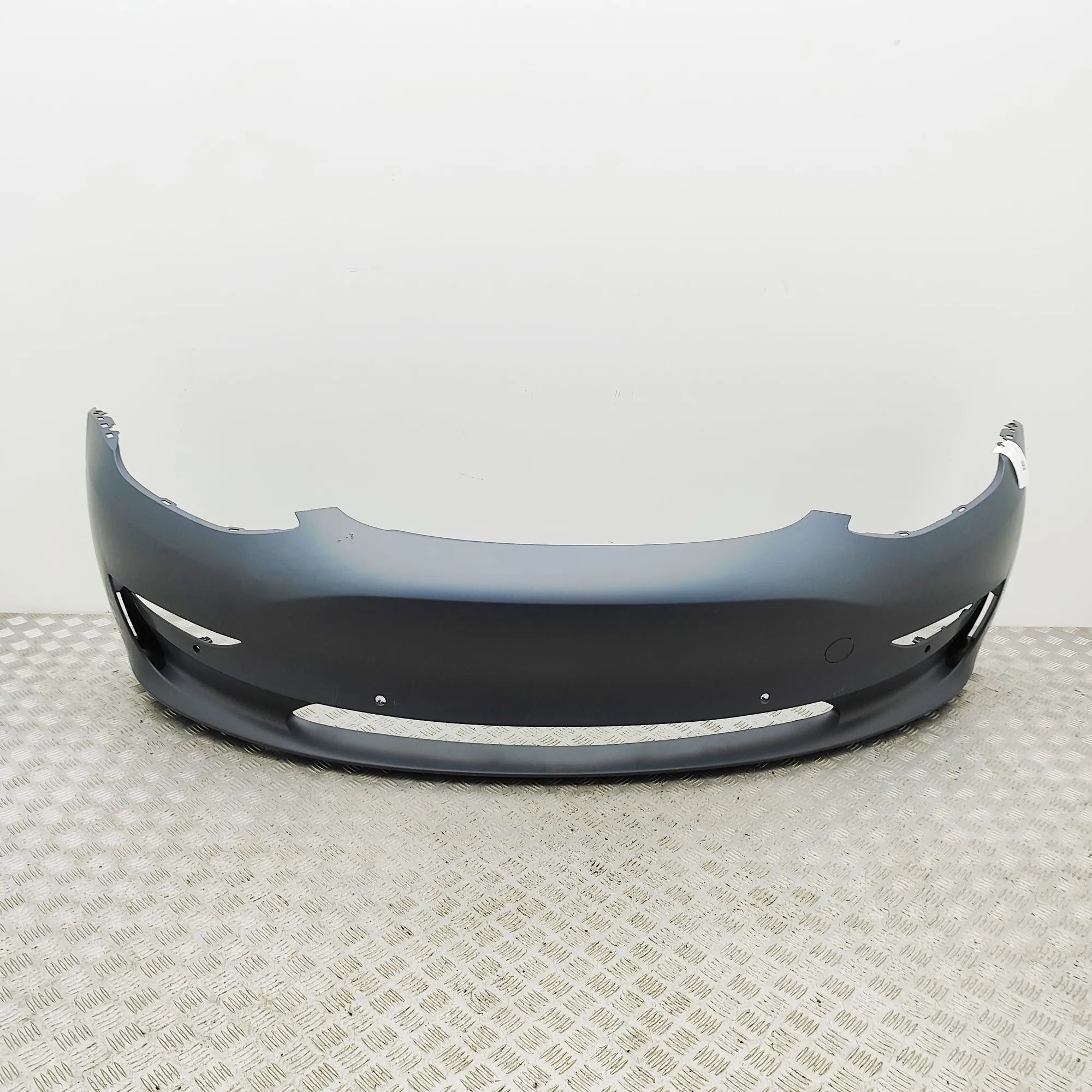 Tesla Model 3 front bumper 1519965-SC-B Front Bumper TESLA MODEL 3 (2018-....