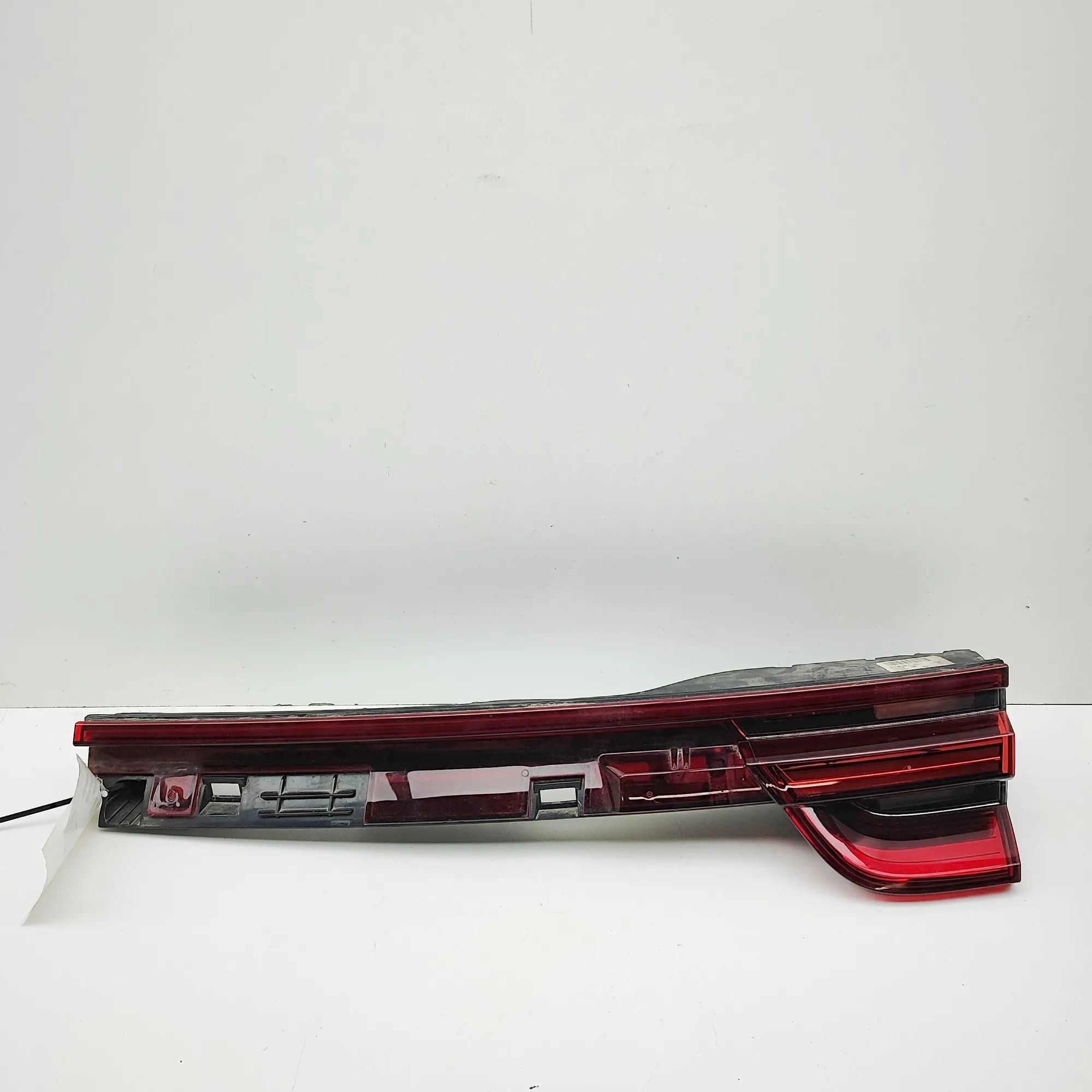 Porsche Panamera Right Side Tailgate Tail Light 971945208C Right Side Tailgate Tail Light PORSC...