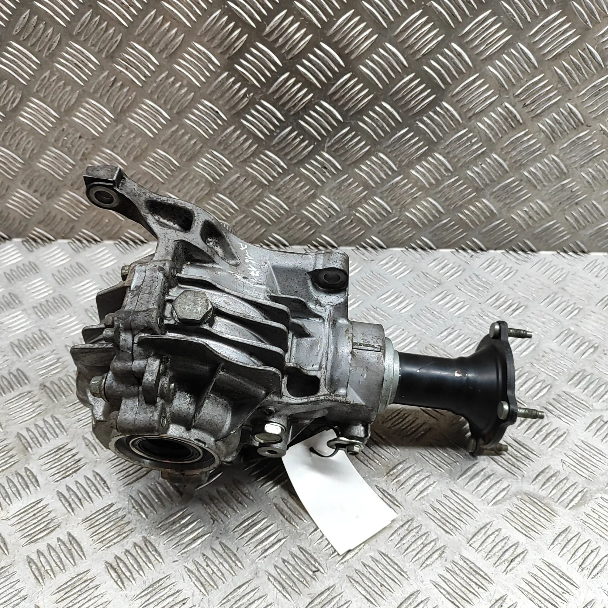 Mazda CX-5 (KF) etutasauspyörästö KN03-27-500 Front Differential MAZDA CX-5 (KF) ...