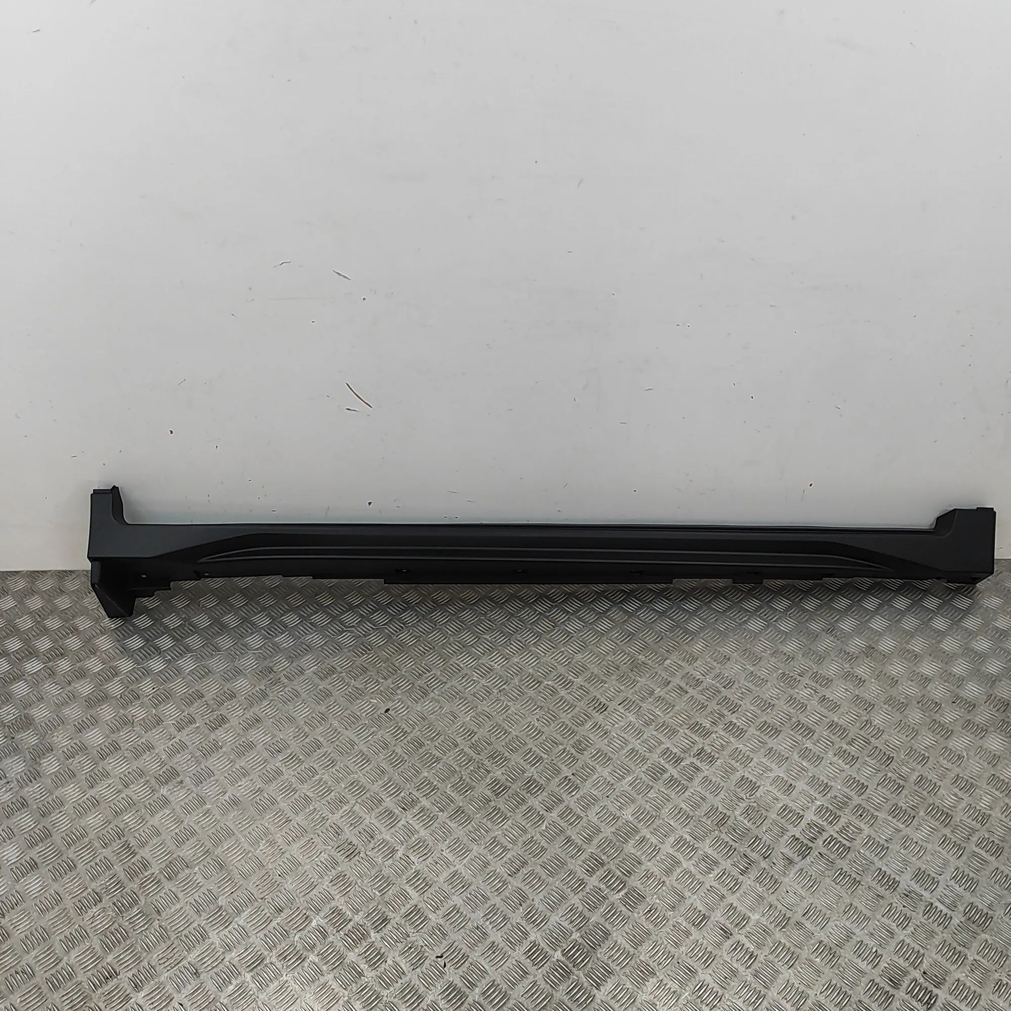 Nissan X-Trail Right Side Plastic Sideskirt Cover 76850-6FR0A Right Side Plastic Sideskirt Cover ...