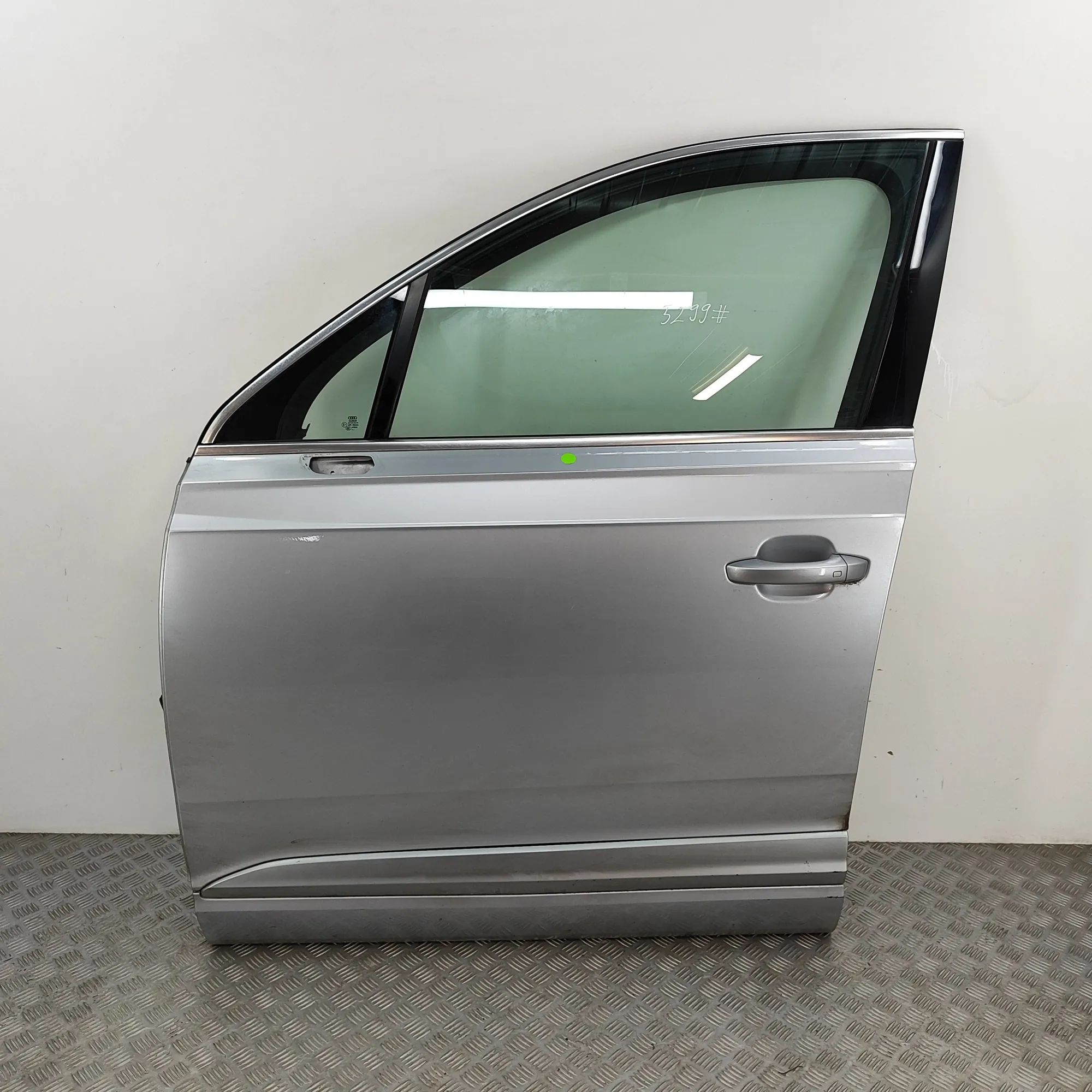 Audi Q7 (4M) Front Left Door 4M0831051F Front Left Door AUDI Q7 (4M) (2015-....