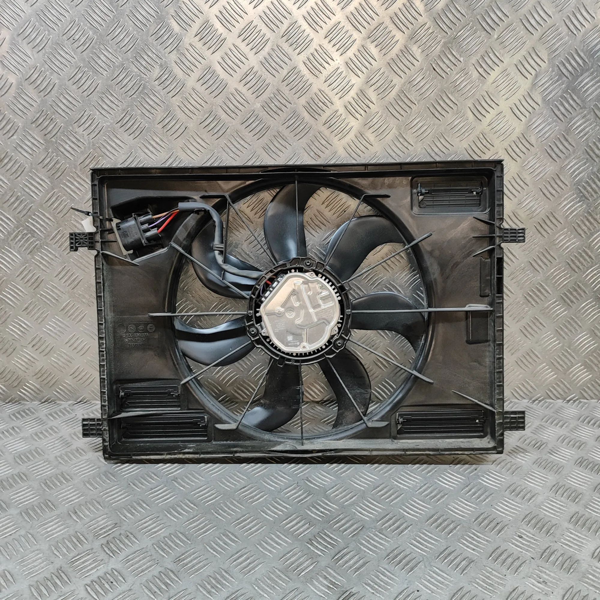 Mercedes-Benz EQS (V297 / X296) Engine Cooling Fan Shroud A0999065602, 1038601544, 3137234588, 3135104300...