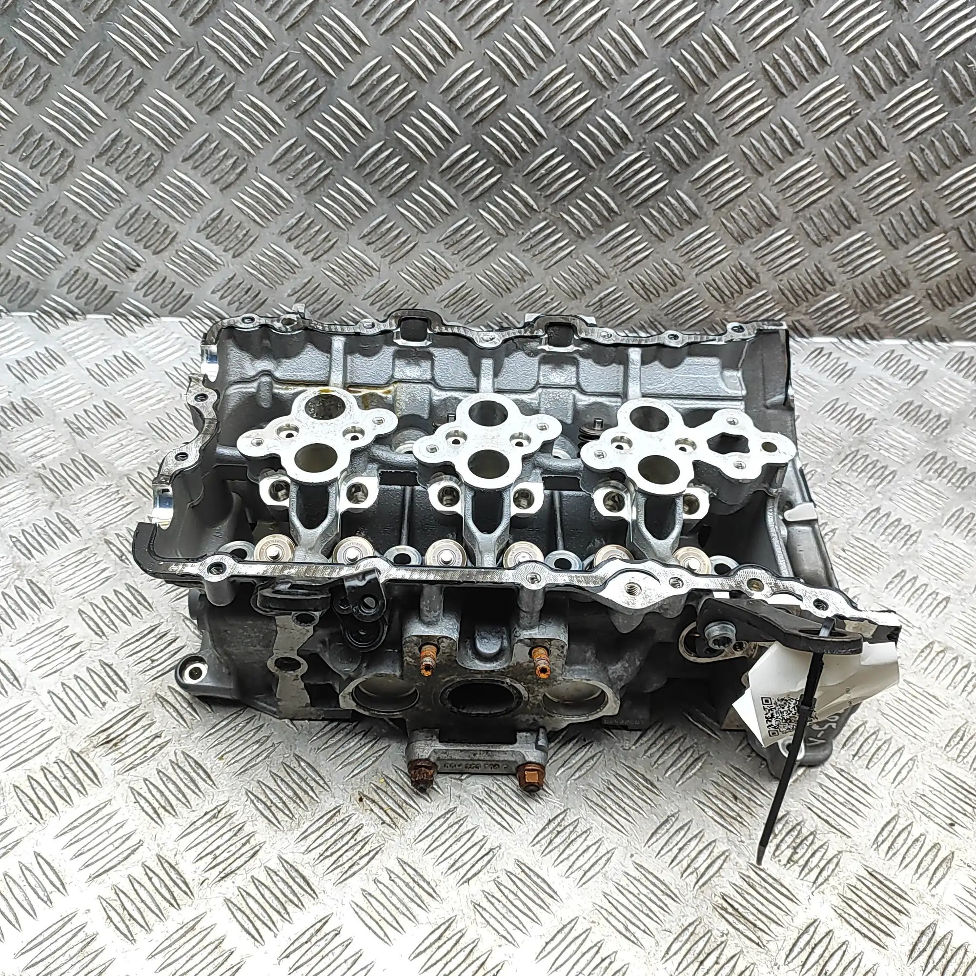 Volkswagen Touareg Right Side Engine Head 06M103404AF Right Side Engine Head VW TOUAREG (...