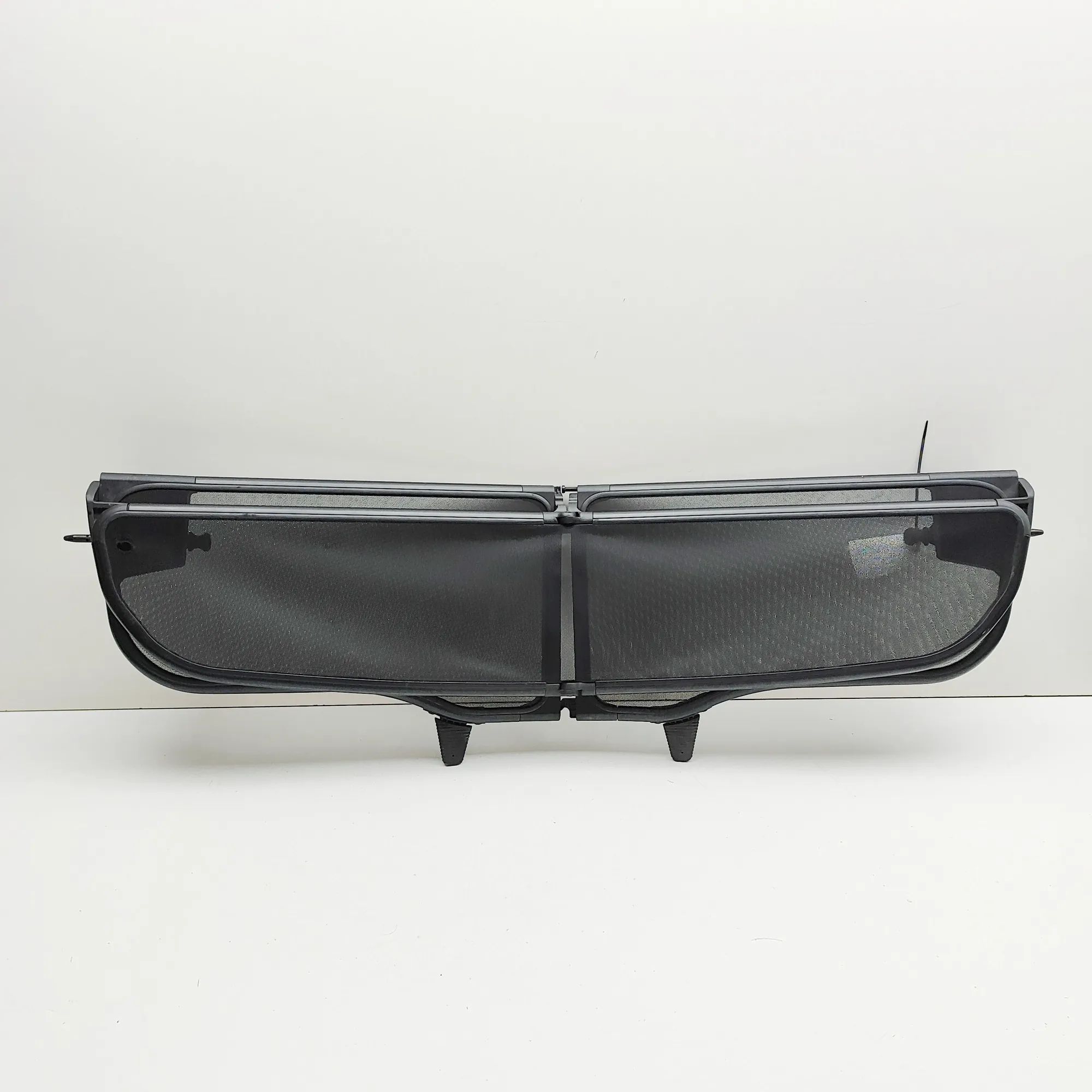 Wind Deflector Brand/Model: ASTON MARTIN DB9
Year: 2008
Engine...
