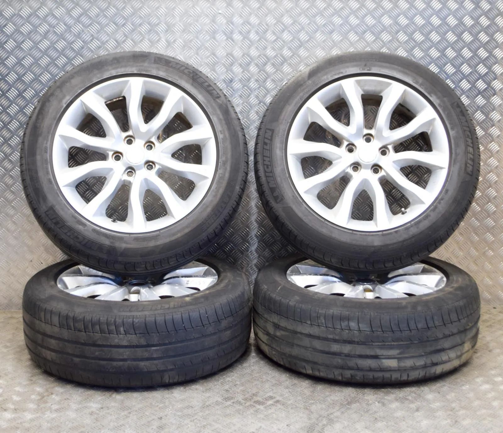 Land Rover Range Rover Sport (L494) Alloy Wheel Set DK62-1007-DB Alloy Wheel Set LAND ROVER RANGE R...