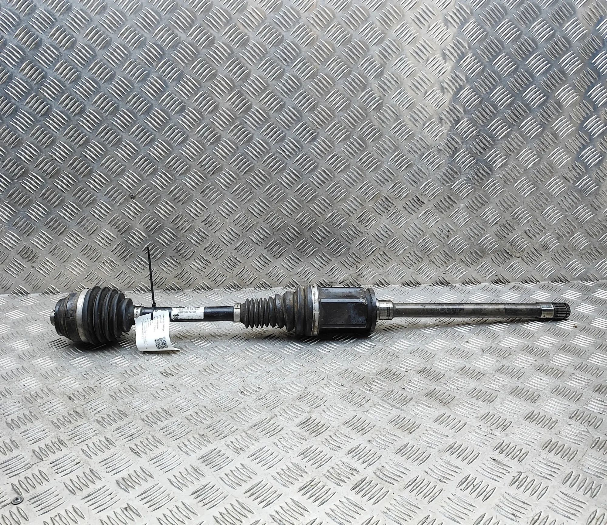 BMW 5 (G30 / G31) Front Right Driveshaft 9884748 Front Right Driveshaft BMW 5 SERIES (To...