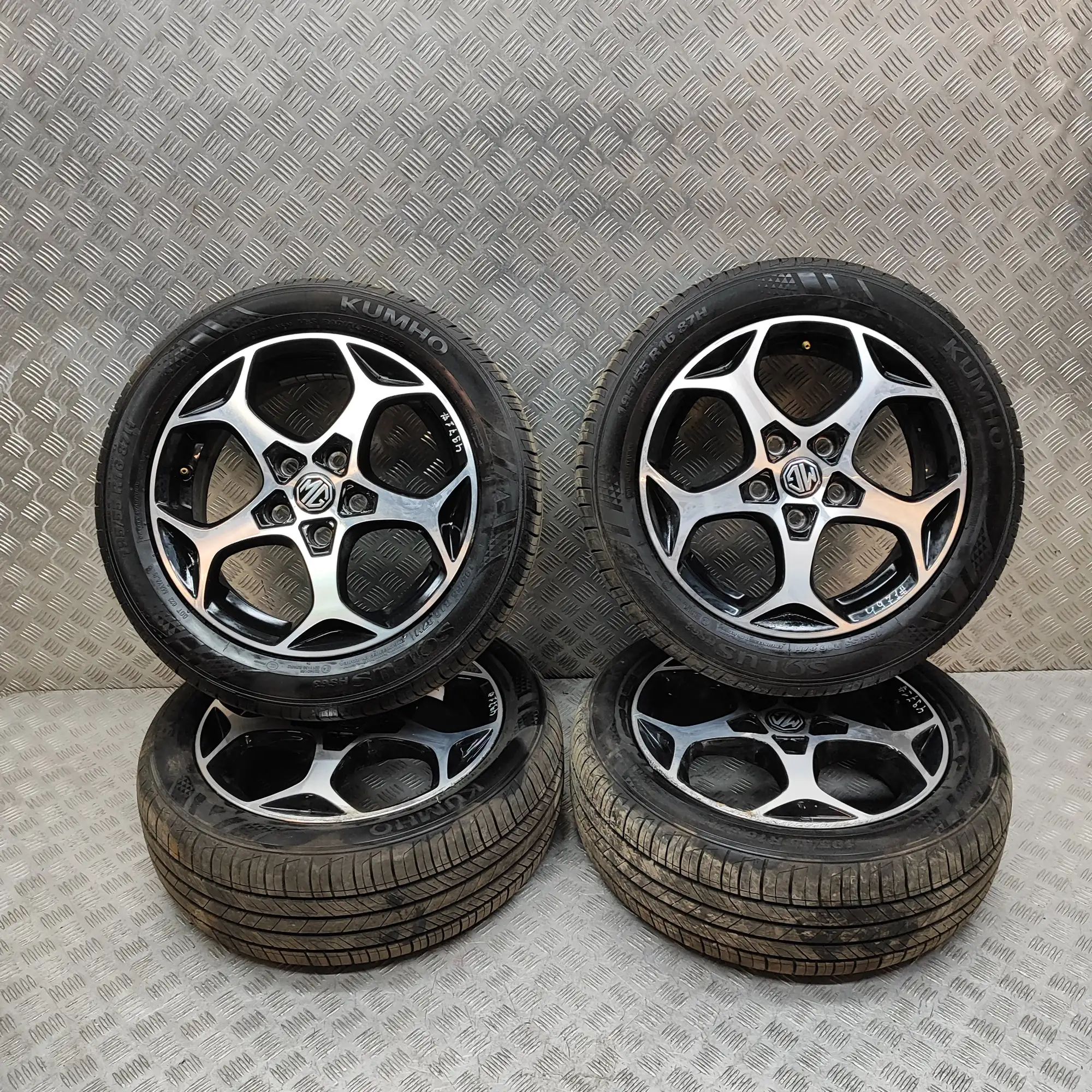 Alloy Wheel Set Brand/Model: MG MG
Year: 2024
Engine: 1500 cm3 ...