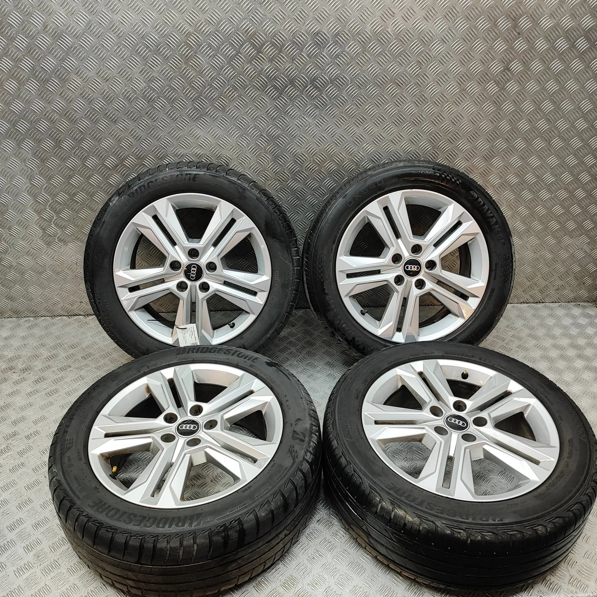 Audi Q2 (GA) Alloy Wheel Set 81A601025AJ Alloy Wheel Set AUDI Q2 (GA) (2016-...