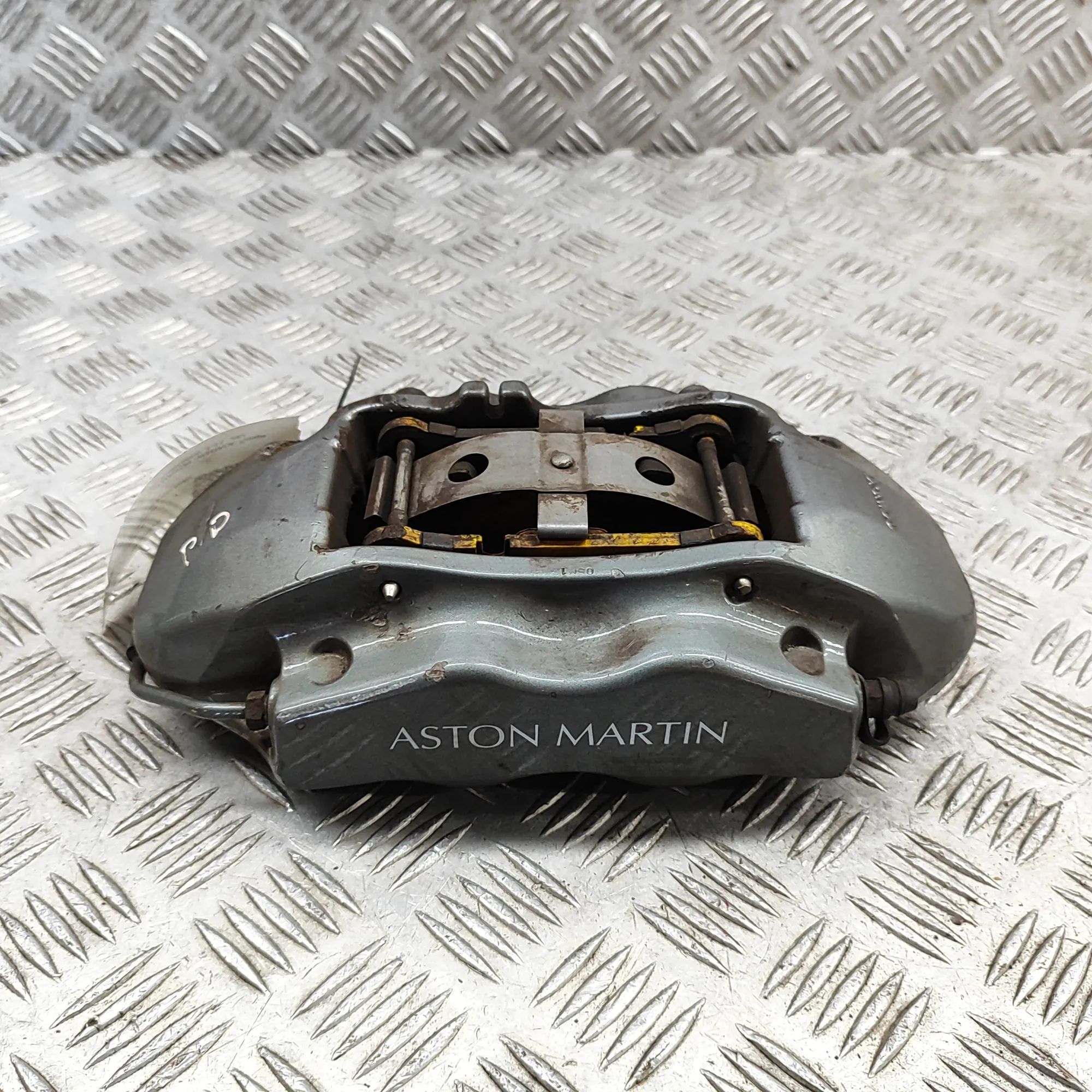 Front Right Brake Caliper Brand/Model: ASTON MARTIN VANTAGE
Year: 2006
En...