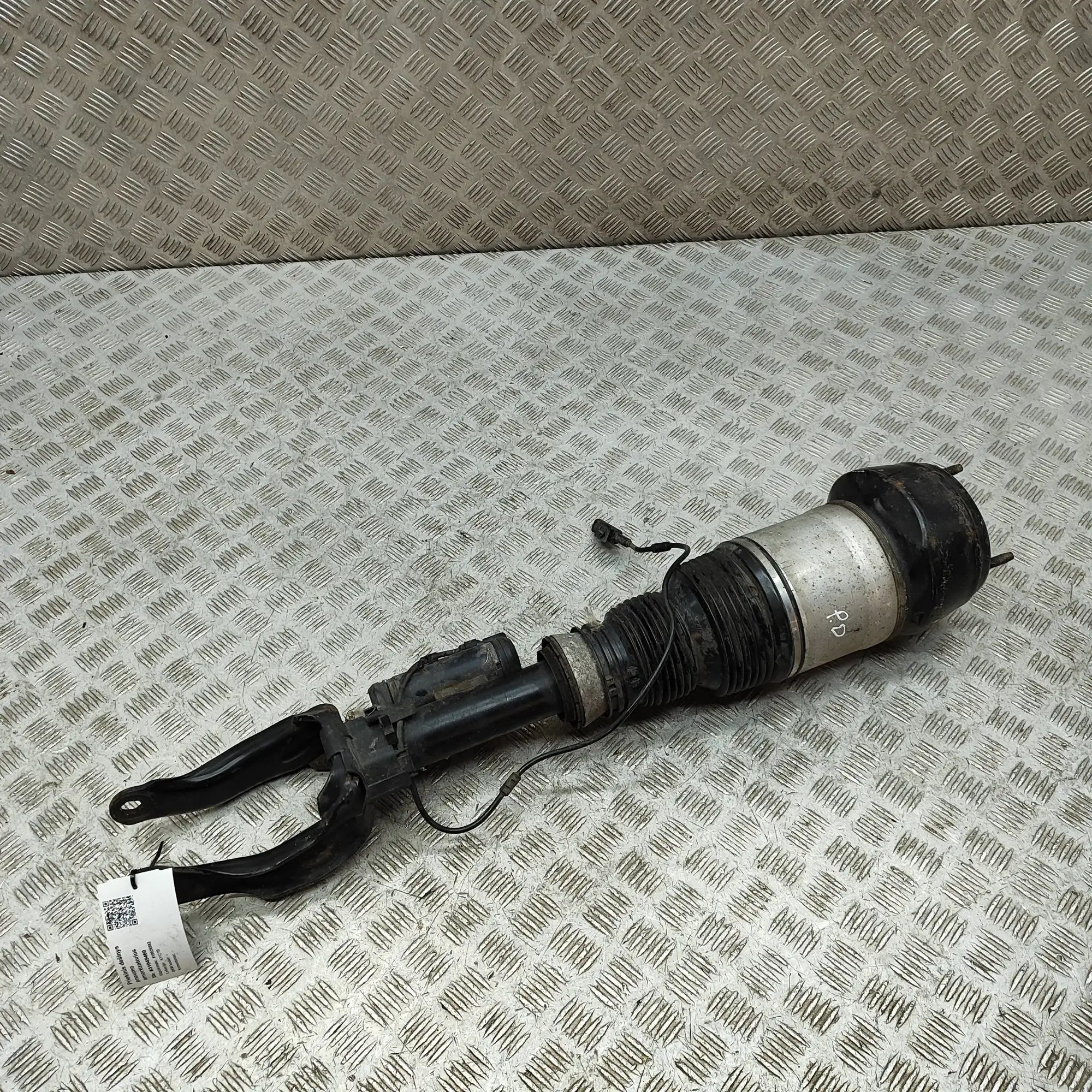 Mercedes-Benz A (W169) Front Right Air Shock Absorber A1663202738 Front Right Air Shock Absorber MERC...