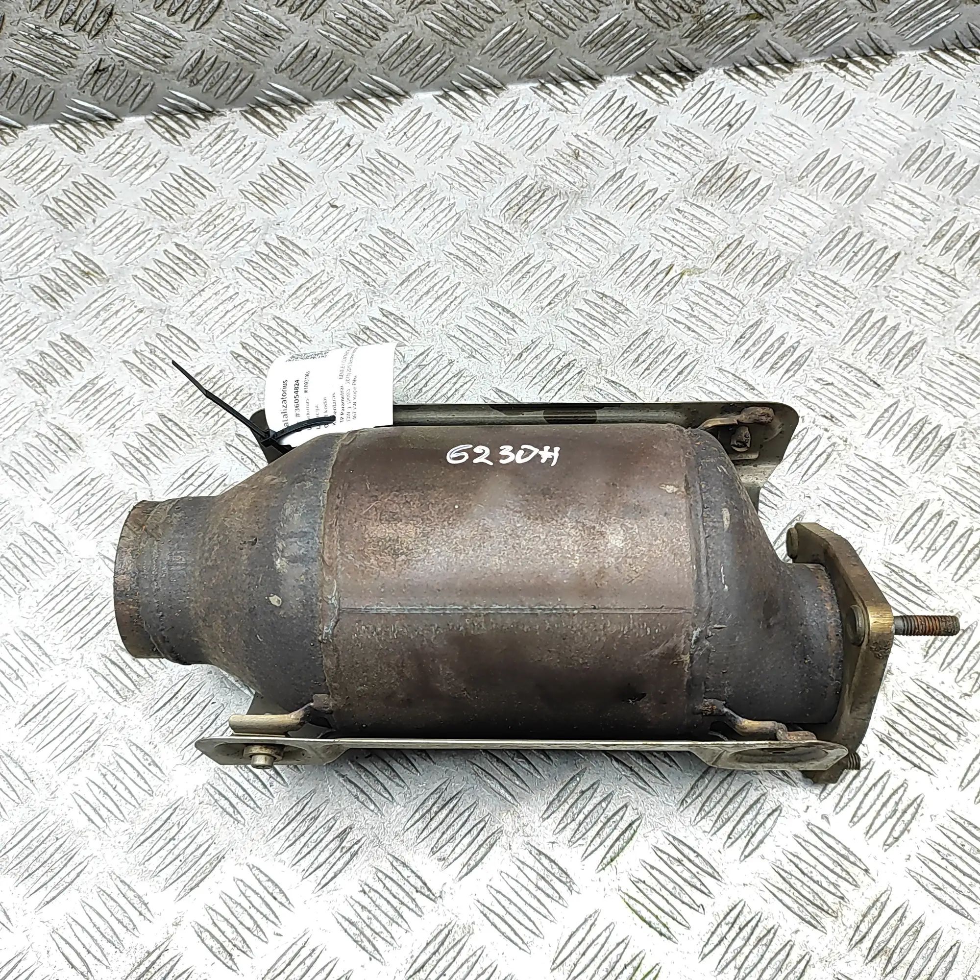 Bentley Continental GT, GTC, Flying Spur Catalyst Converter 3W0131705B Catalyst Converter BENTLEY CONTINENT...