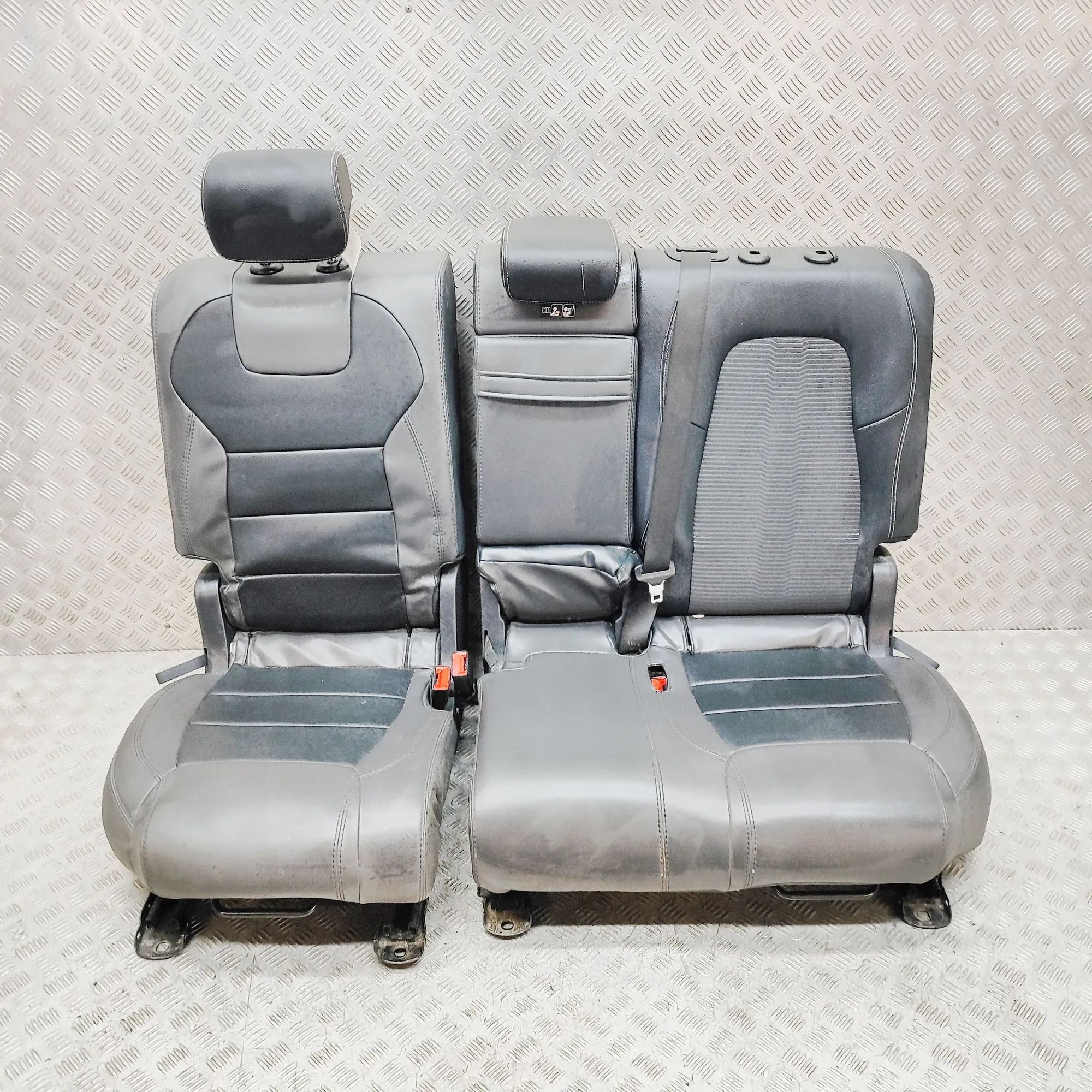 Mercedes-Benz GLB / EQB (X247) Takapenkki A2479202905, A2479203005 Rear Seat MERCEDES-BEN...