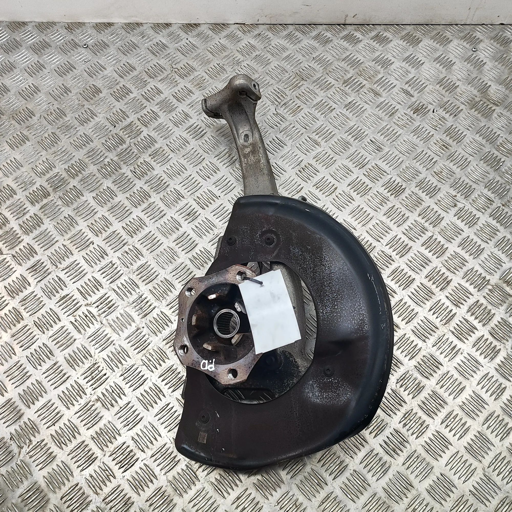 Porsche Cayenne Front Right Wheel Hub