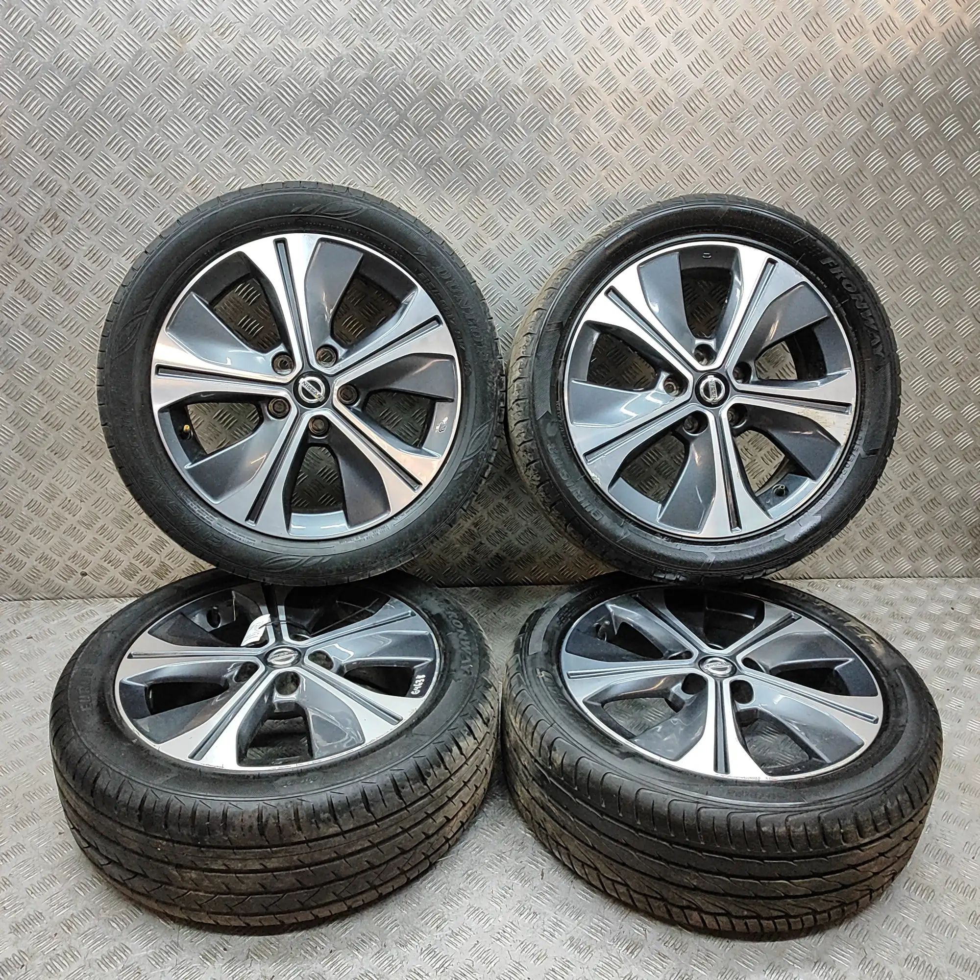 Nissan Leaf Alloy Wheel Set 40300-5SK3B Alloy Wheel Set NISSAN LEAF (ZE1) (...
