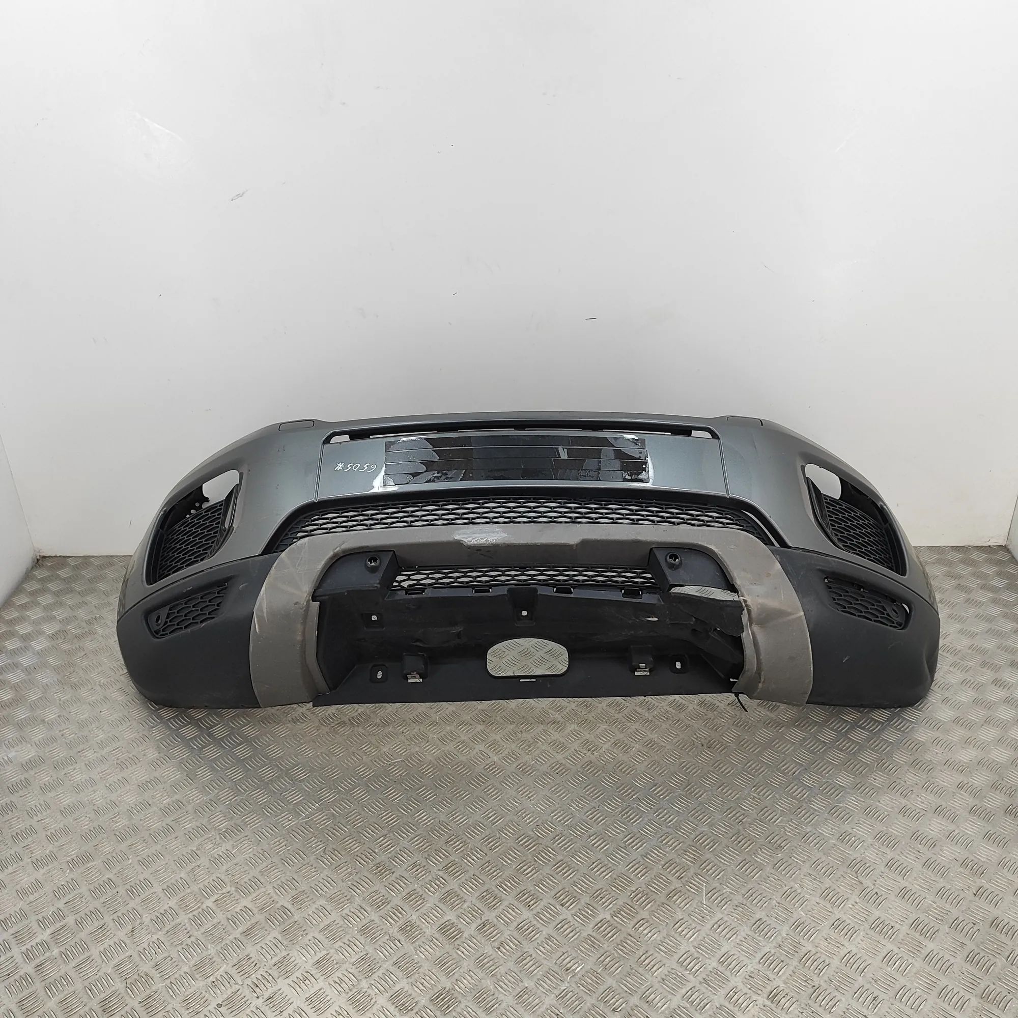 Land Rover Range Rover Evoque front bumper GJ3215A299A, LR079533, GJ3215A298A Front Bumper...