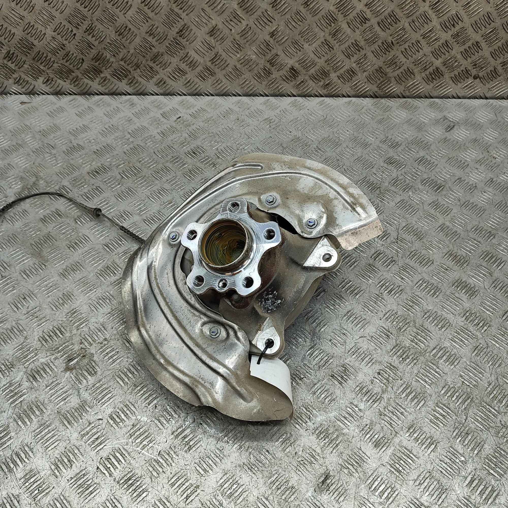 BMW X3 / iX3 (G01) Front Left Wheel Hub 6886947 Front Left Wheel Hub BMW IX3 (G08) (202...