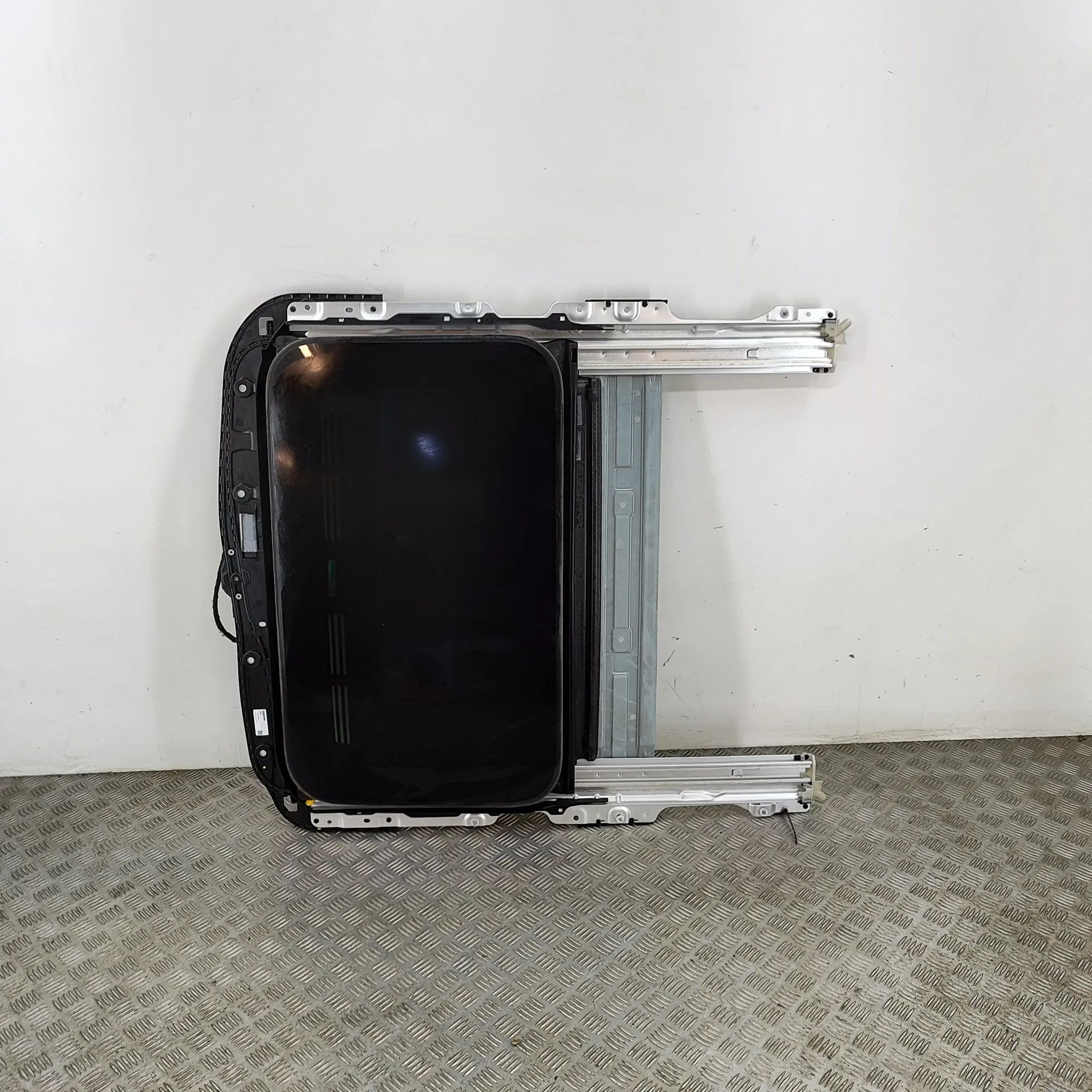 Mercedes-Benz EQC (N293) Sunroof A2059003749, A2139014800, A2059024632, A2537804...