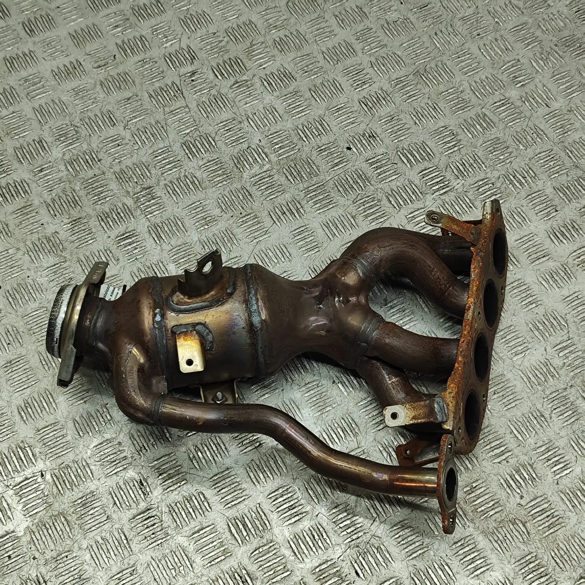 Toyota Prius exhaust manifold 17141-24320 Exhaust Manifold TOYOTA PRIUS (_W6_...