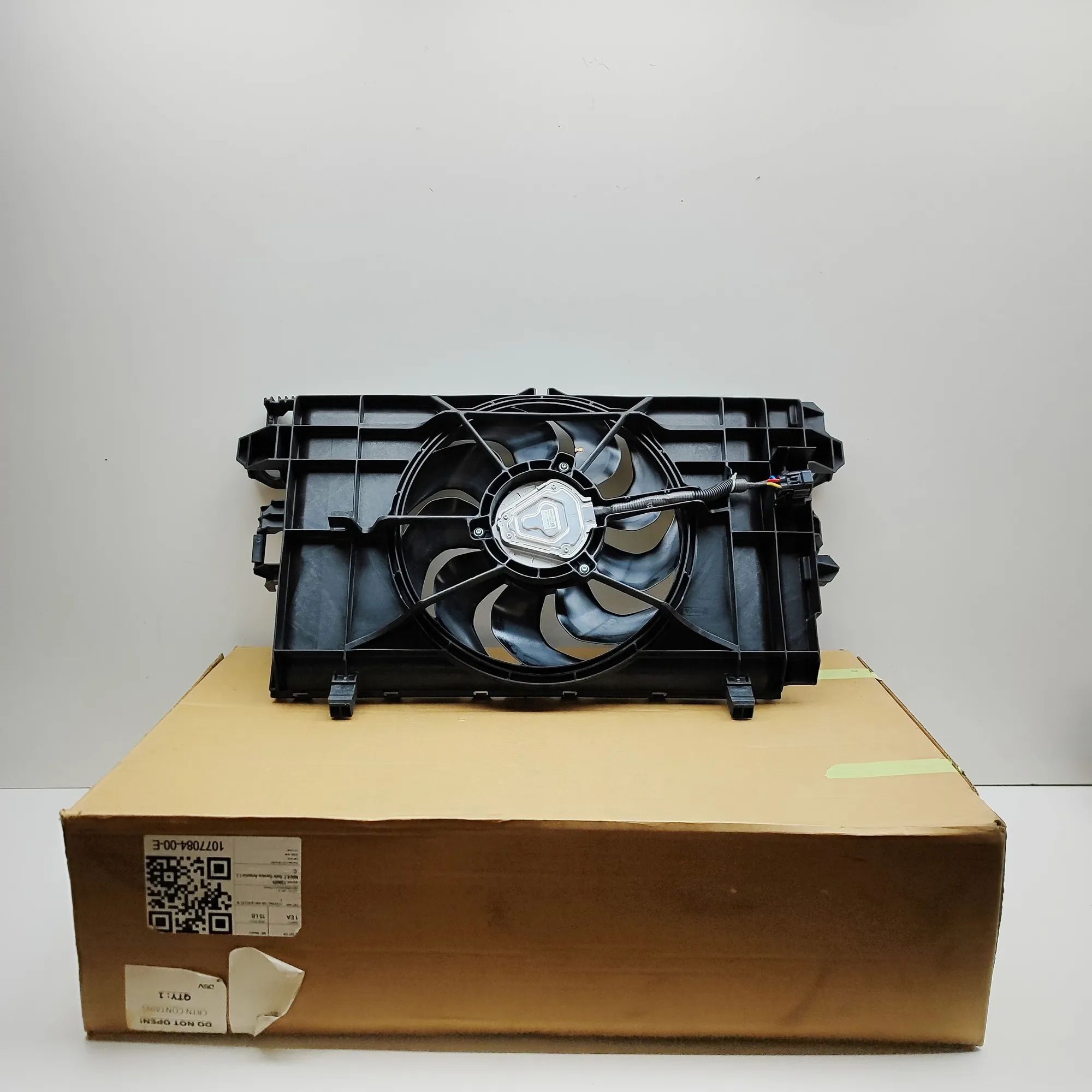 Tesla Model 3 Engine Cooling Fan Shroud 1077084-00-E Engine Cooling Fan Shroud TESLA MO...