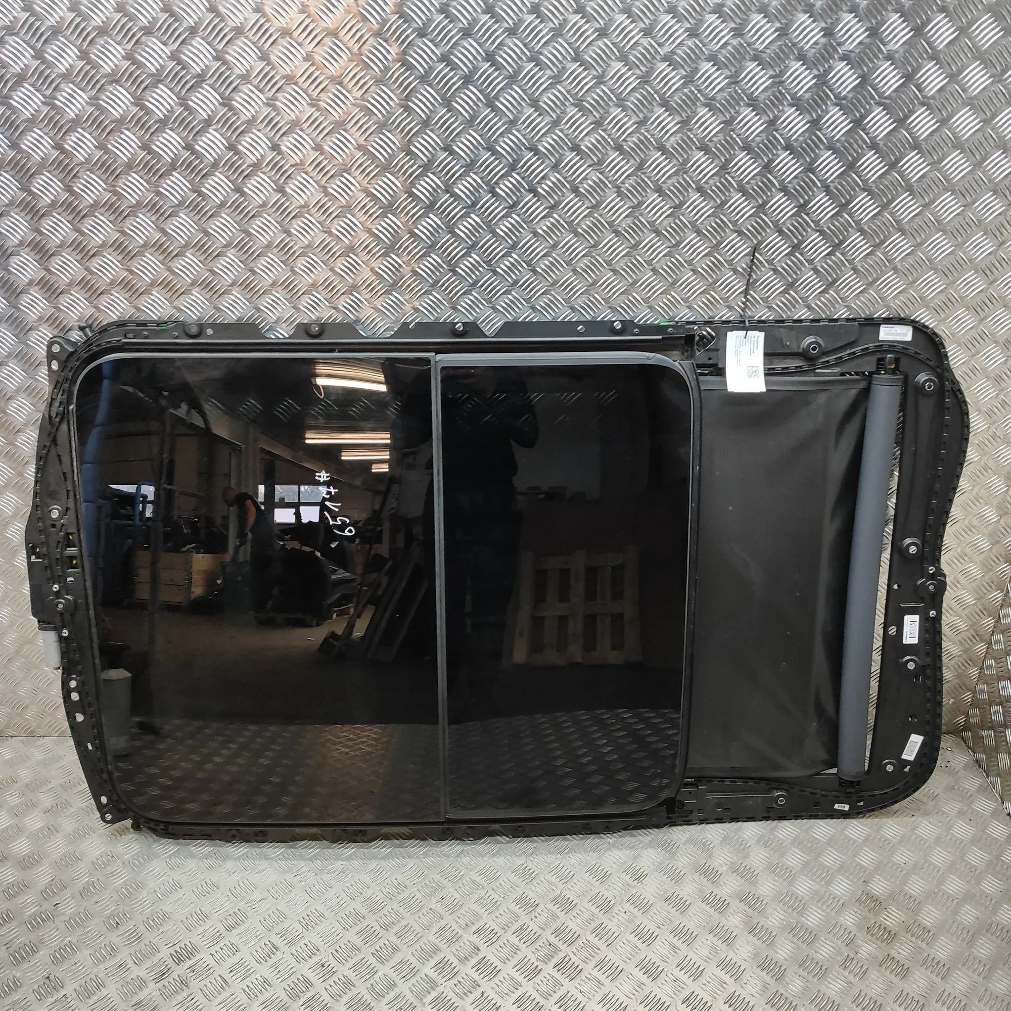 Audi A4 (B9) Kattoluukku 4K0907594AA, 4K0907594, A2C13962907, 8W9877041A...